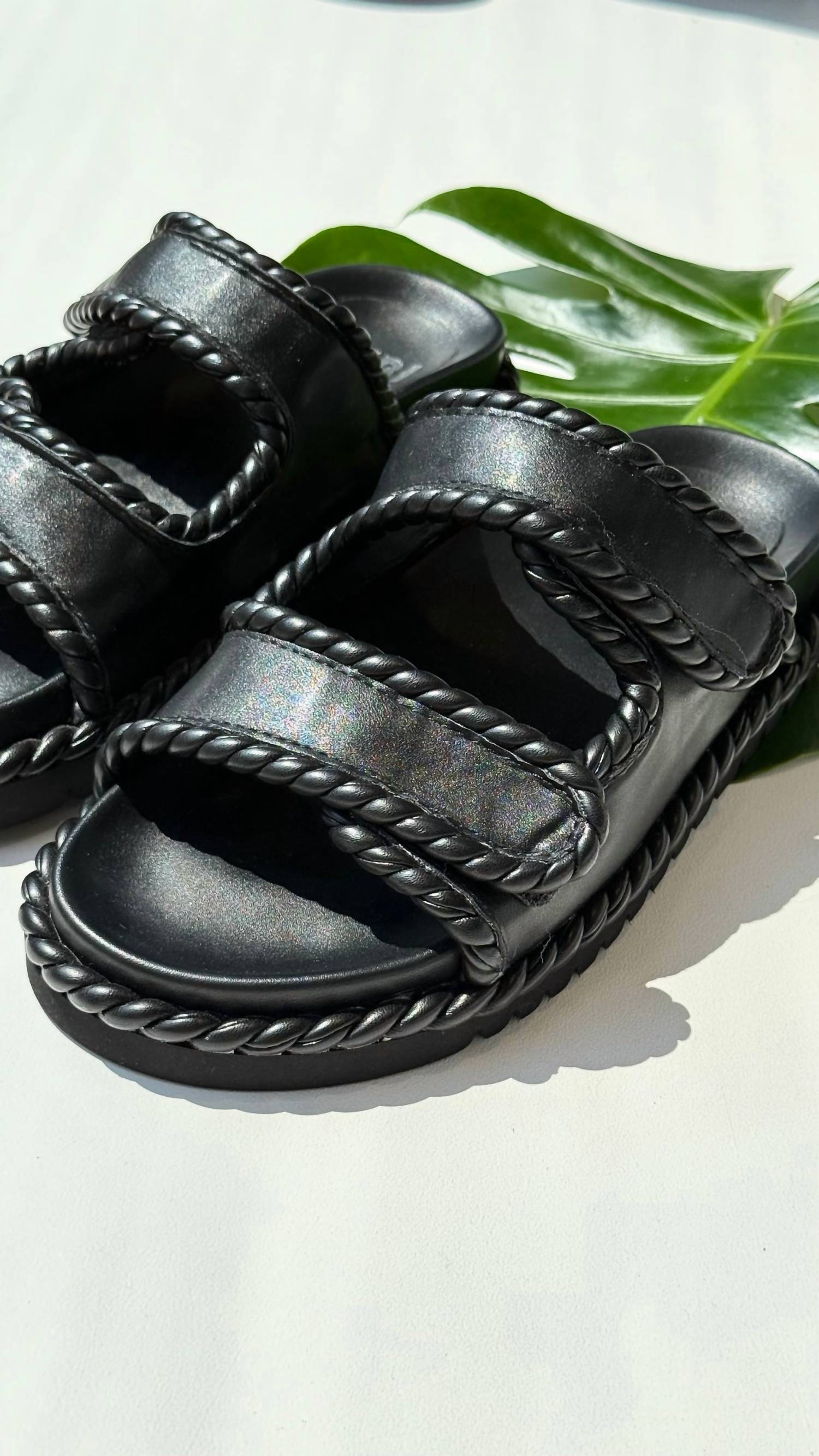 Bibi Lou - Women's Lama Sandals