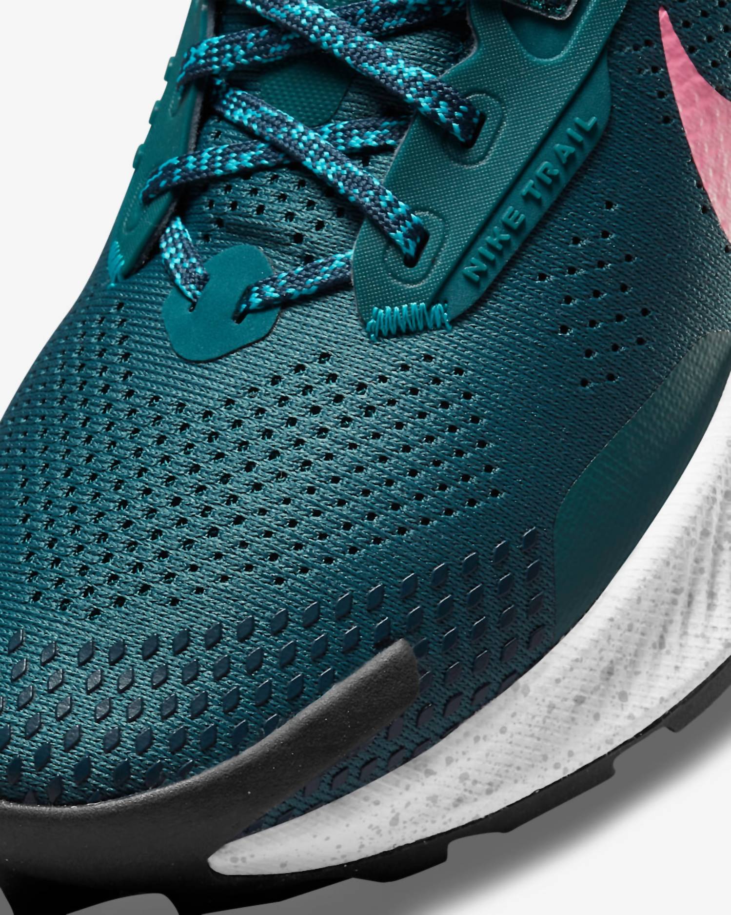 Nike - Women's Pegasus Trail 3 Running Shoes