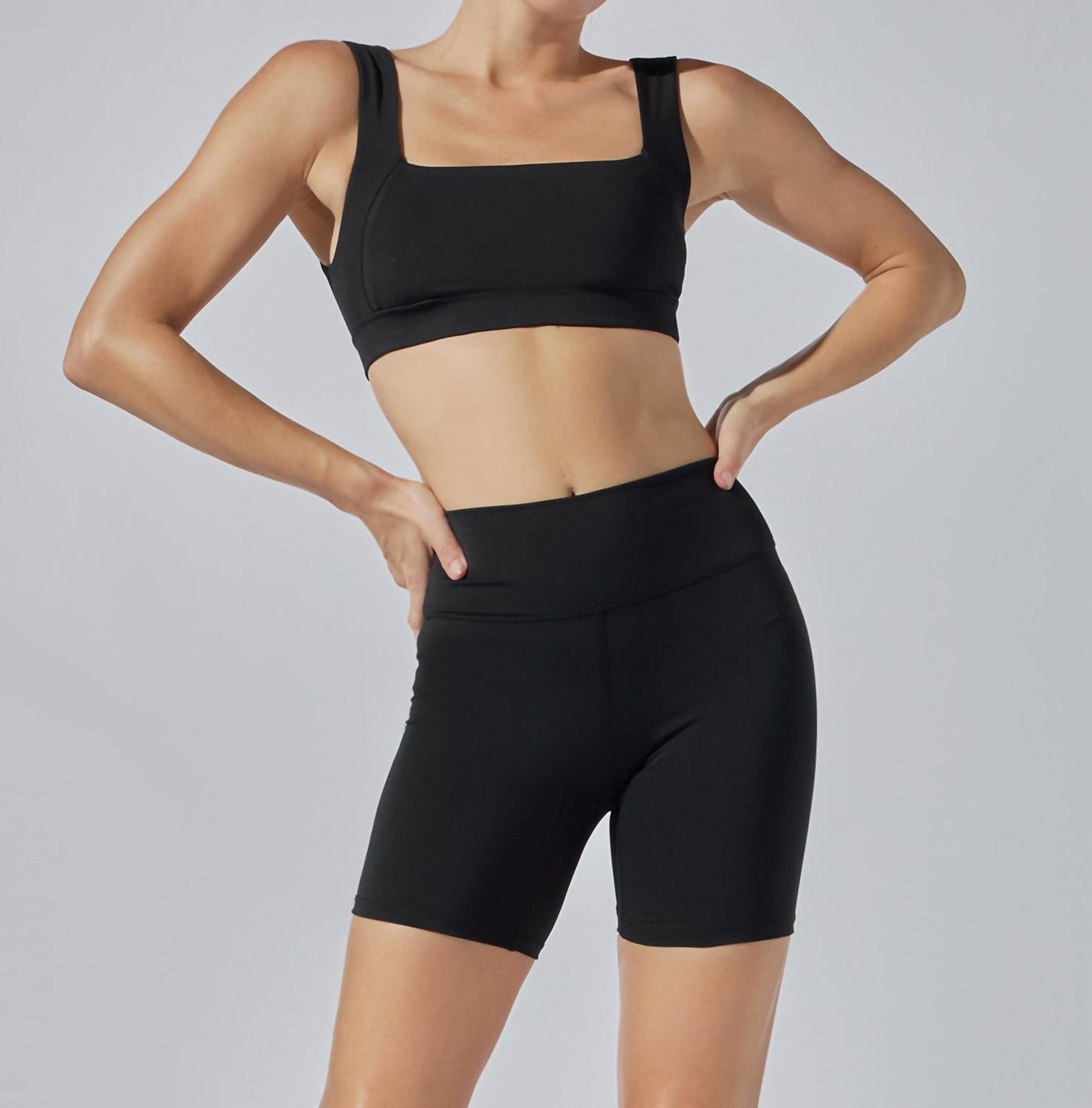 HEROINE SPORT Vital High Support Bra in black - women's intimate - detail view
