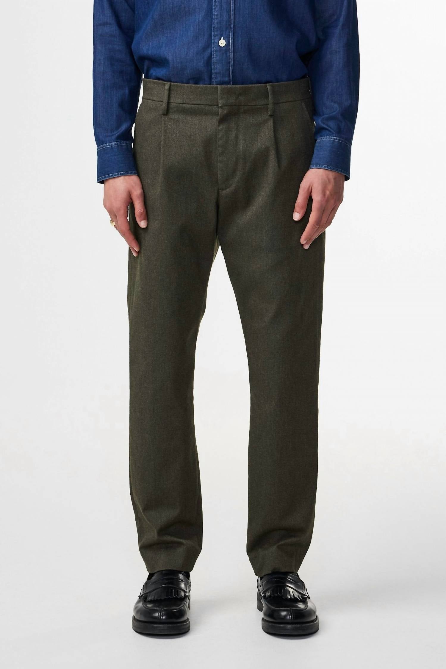 Nn07 - Relaxed Fit Tapered Leg Trousers