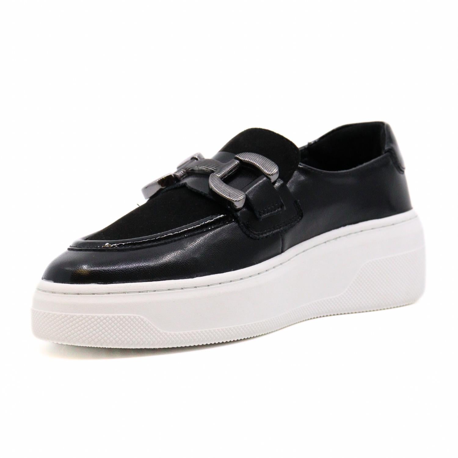 Ateliers Women's Verity Loafers in black - women's flats