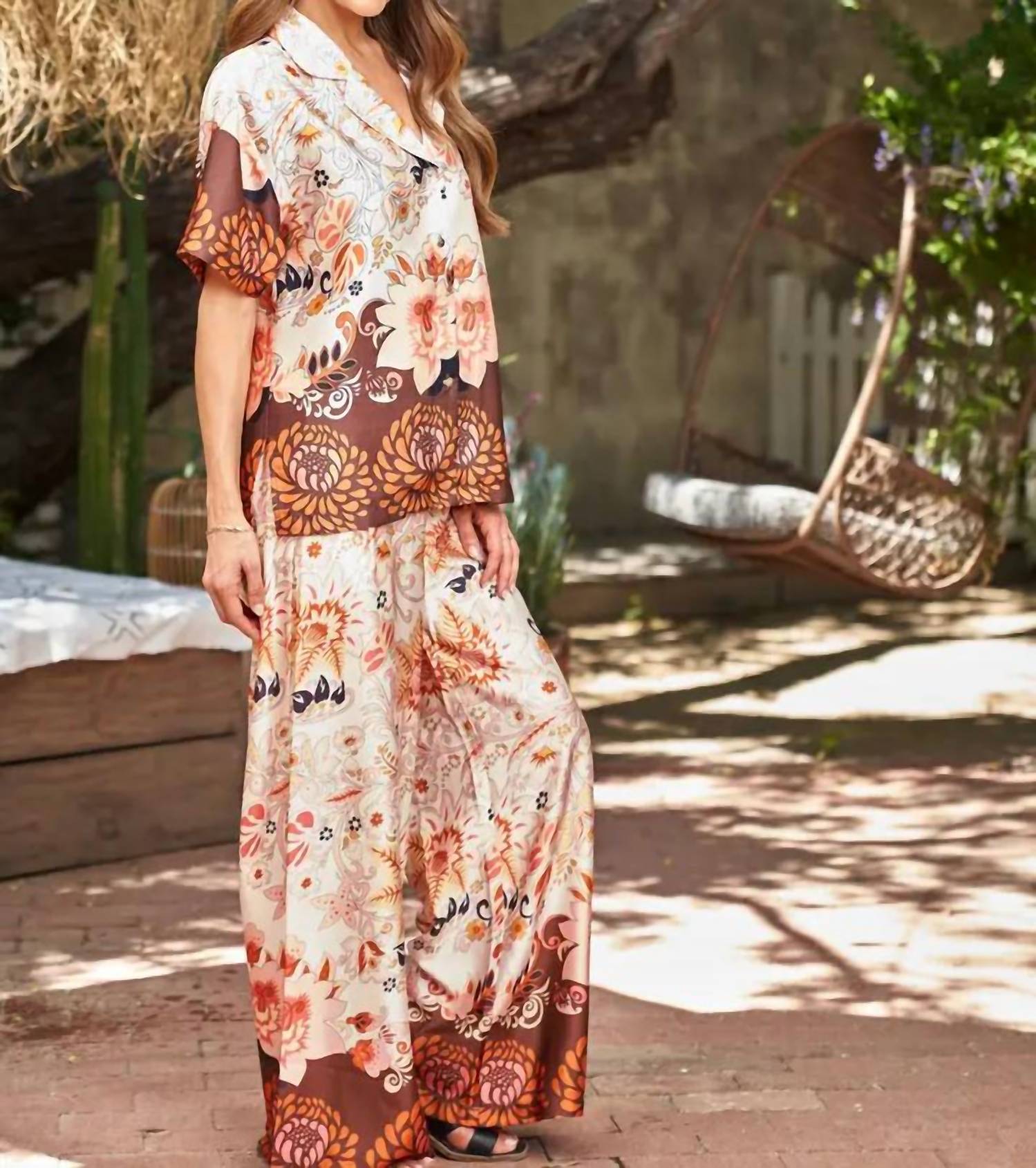 Paparazzi - Satin Border Print Camp Shirt