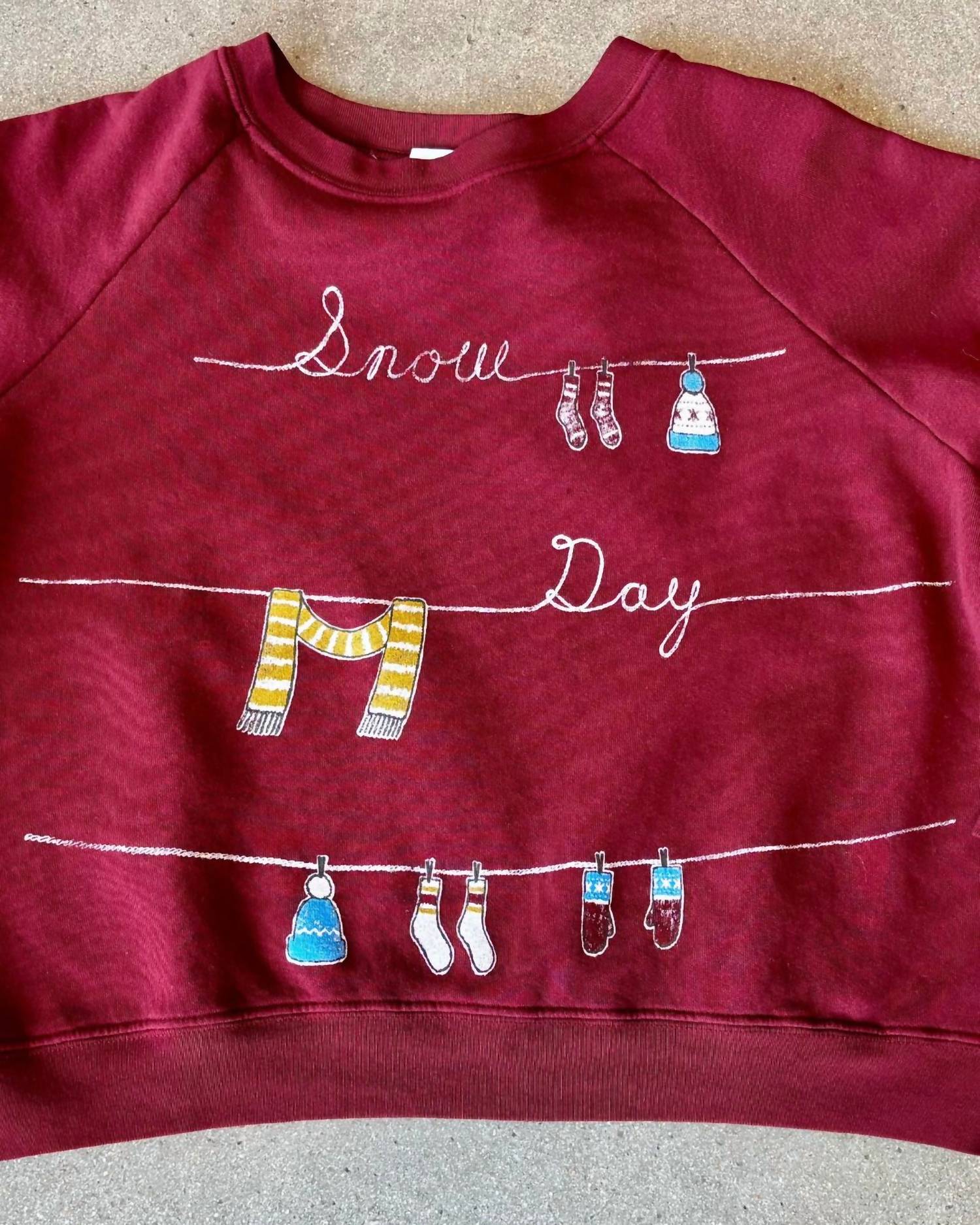 Daydreamer - Women's Snow Day Raglan Sweatshirt