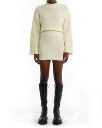 Oval Square - Dot Cropped Knitted Pullover Top