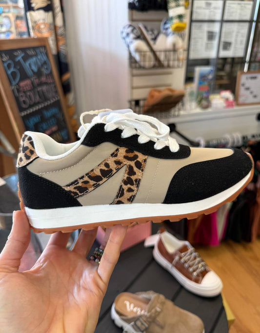 Very G - Women's Joel Lace Up Sneaker