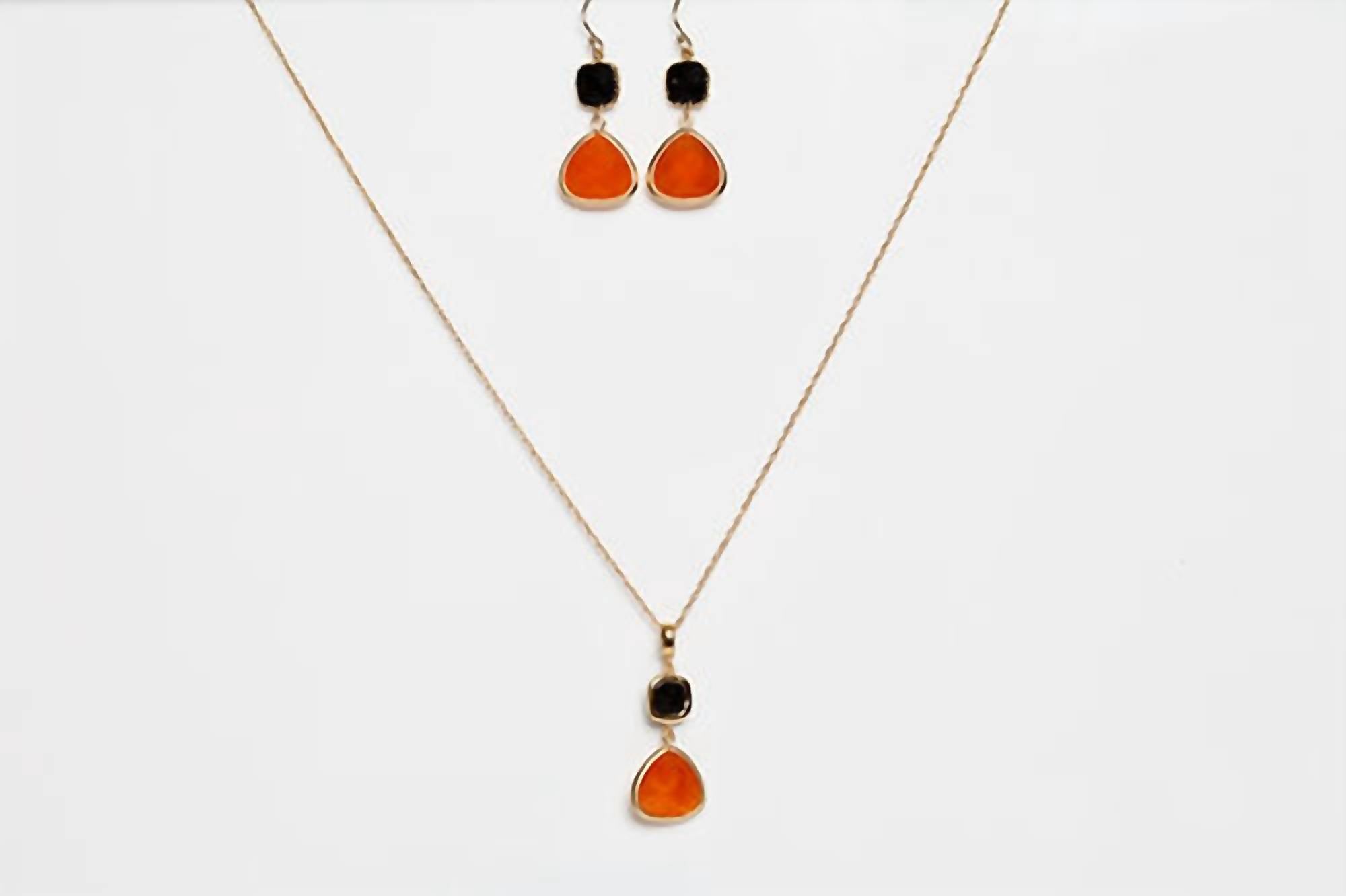 Avenue Chic - Women's Two Drop Orchid Triangle Necklace