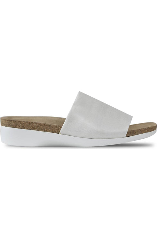 Munro - Women's Casita Slide Sandal