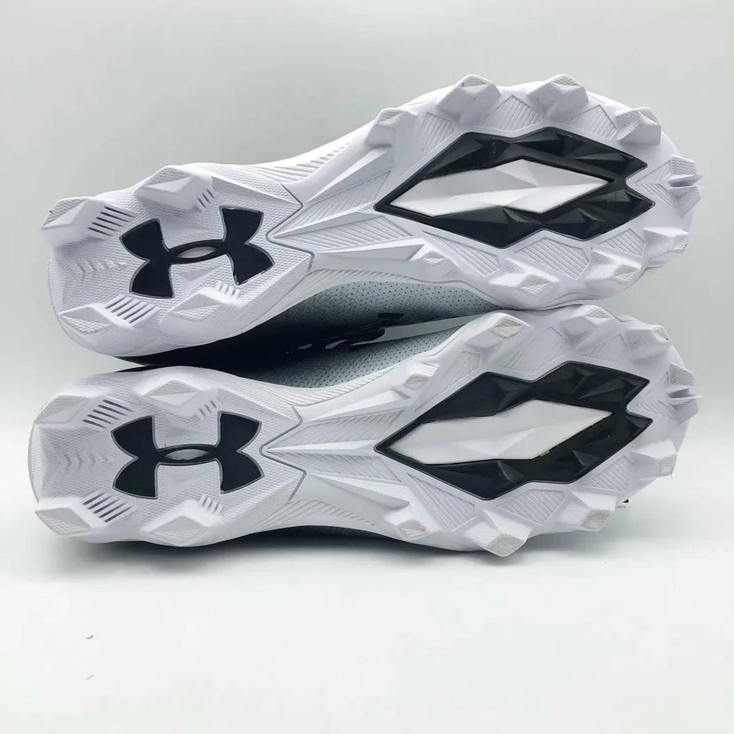 Under Armour - MEN'S SPOTLIGHT FRAN RM 4.0 SHOE - WIDE