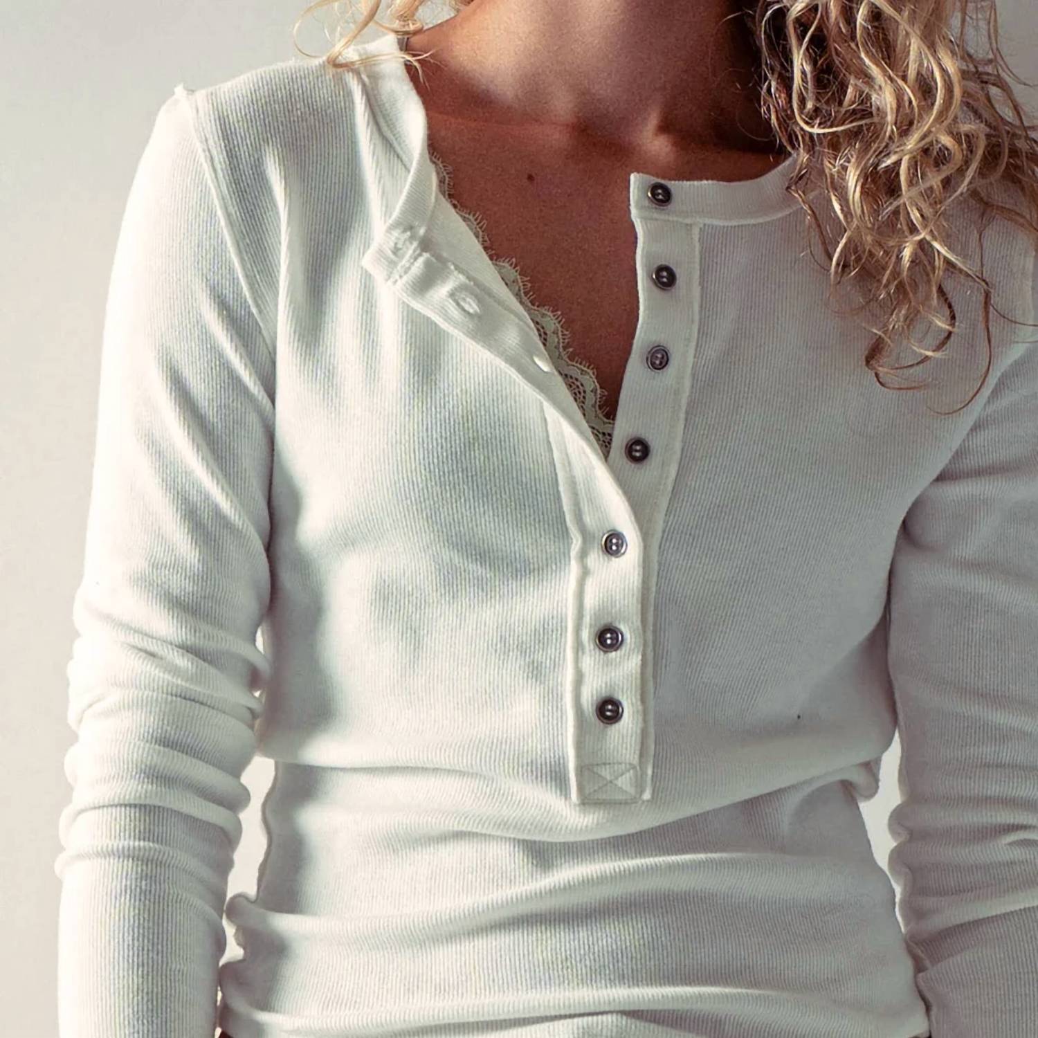 Urban Daizy - Long Sleeve Henley Top