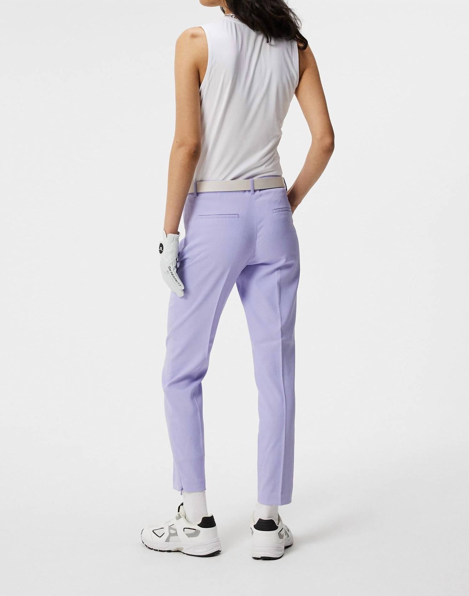 LEYA SLEEVELESS TOP