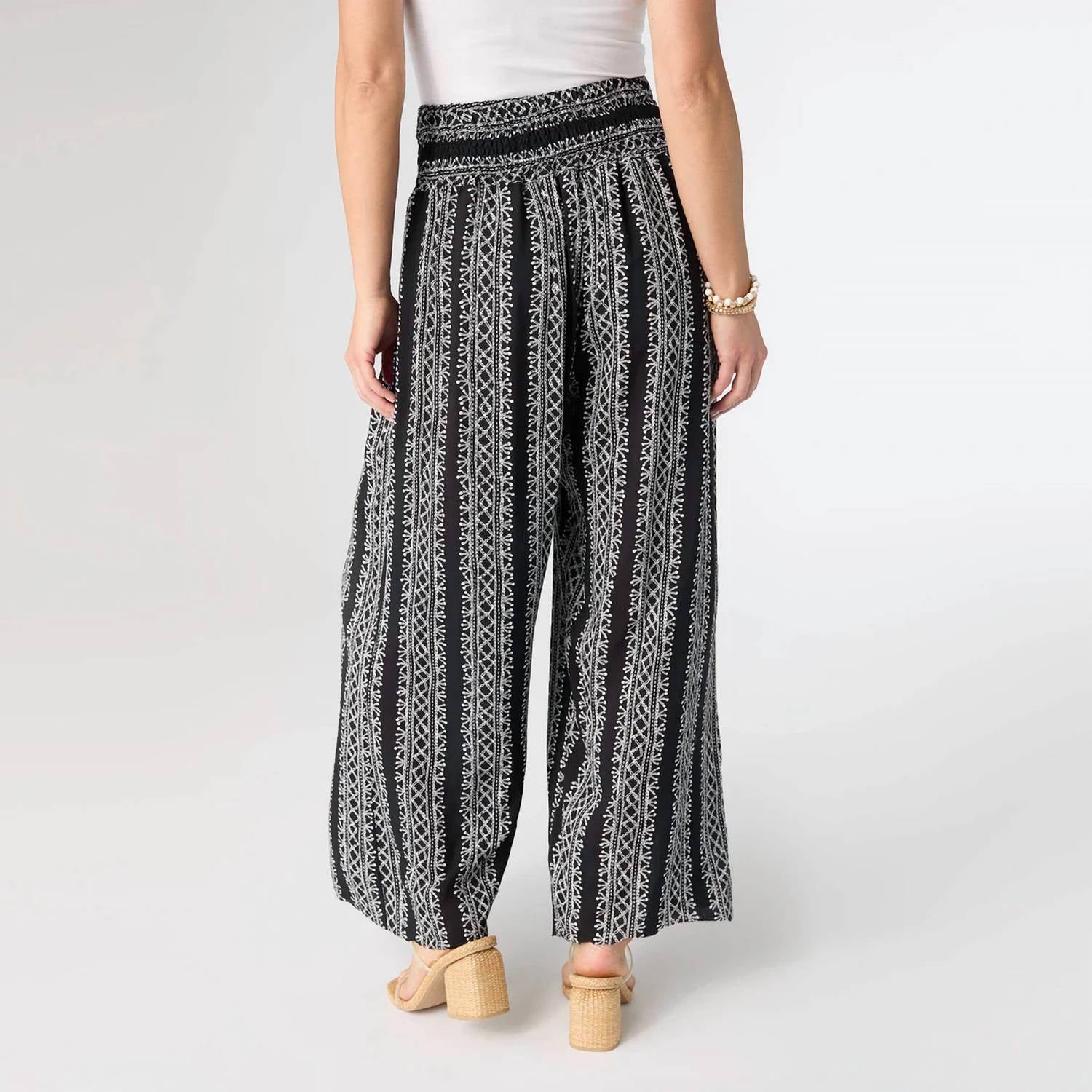 Coco + Carmen - Stella Printed Crop Pants