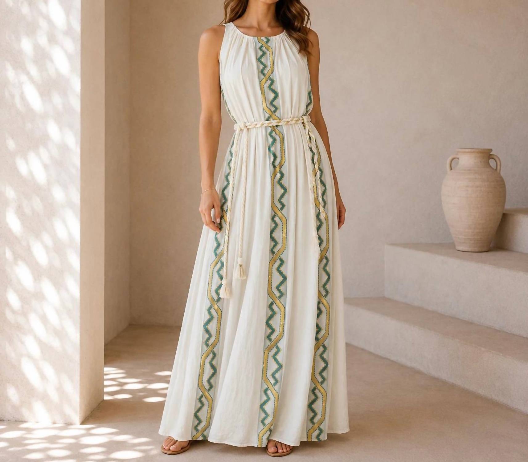 Mystery Resort - Verde Maxi Dress