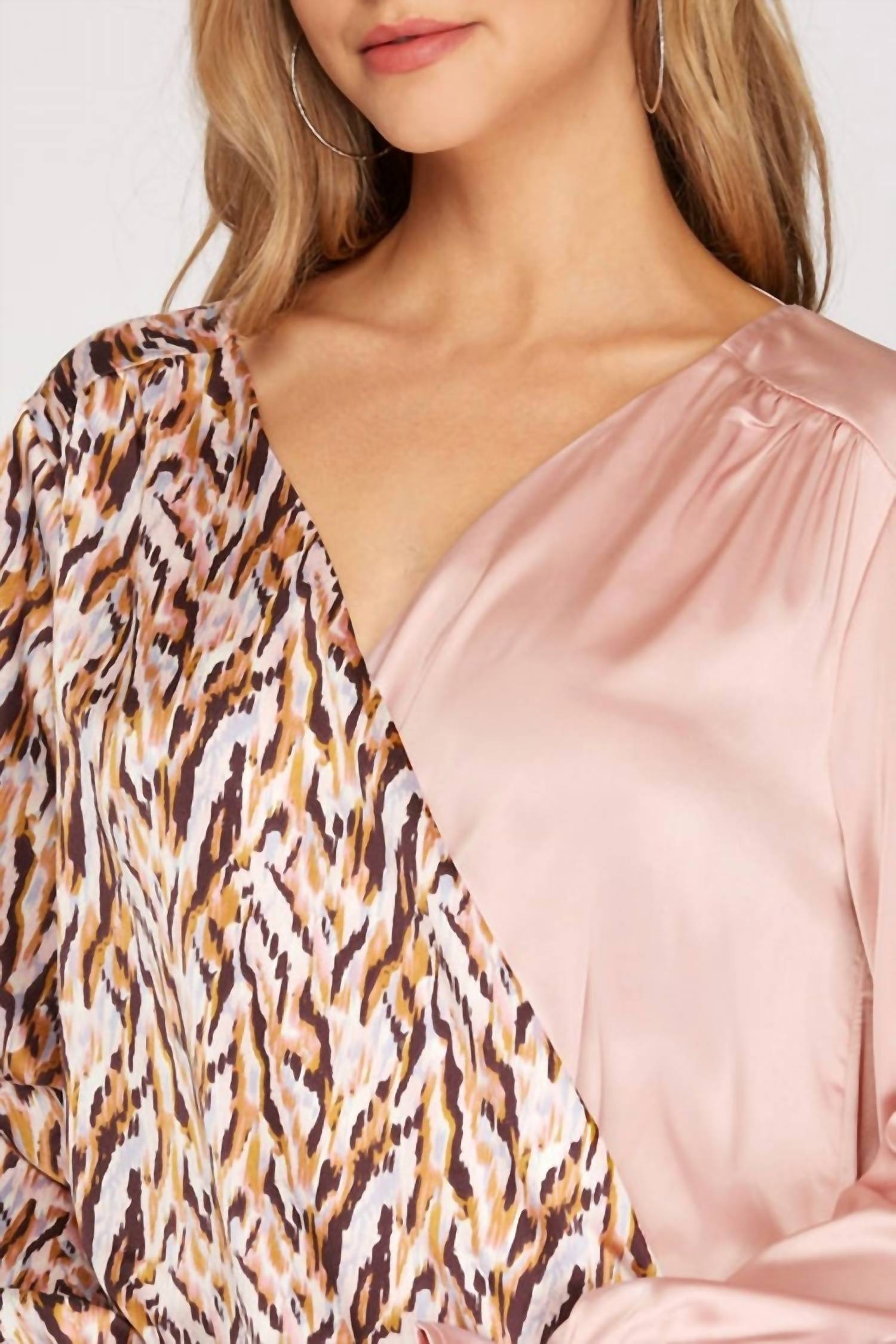 She + Sky - Split satin top