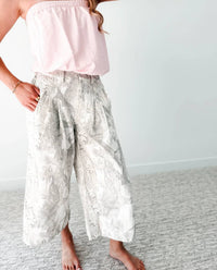 Davi & Dani - Woodland Print Pleated Crop Jeans
