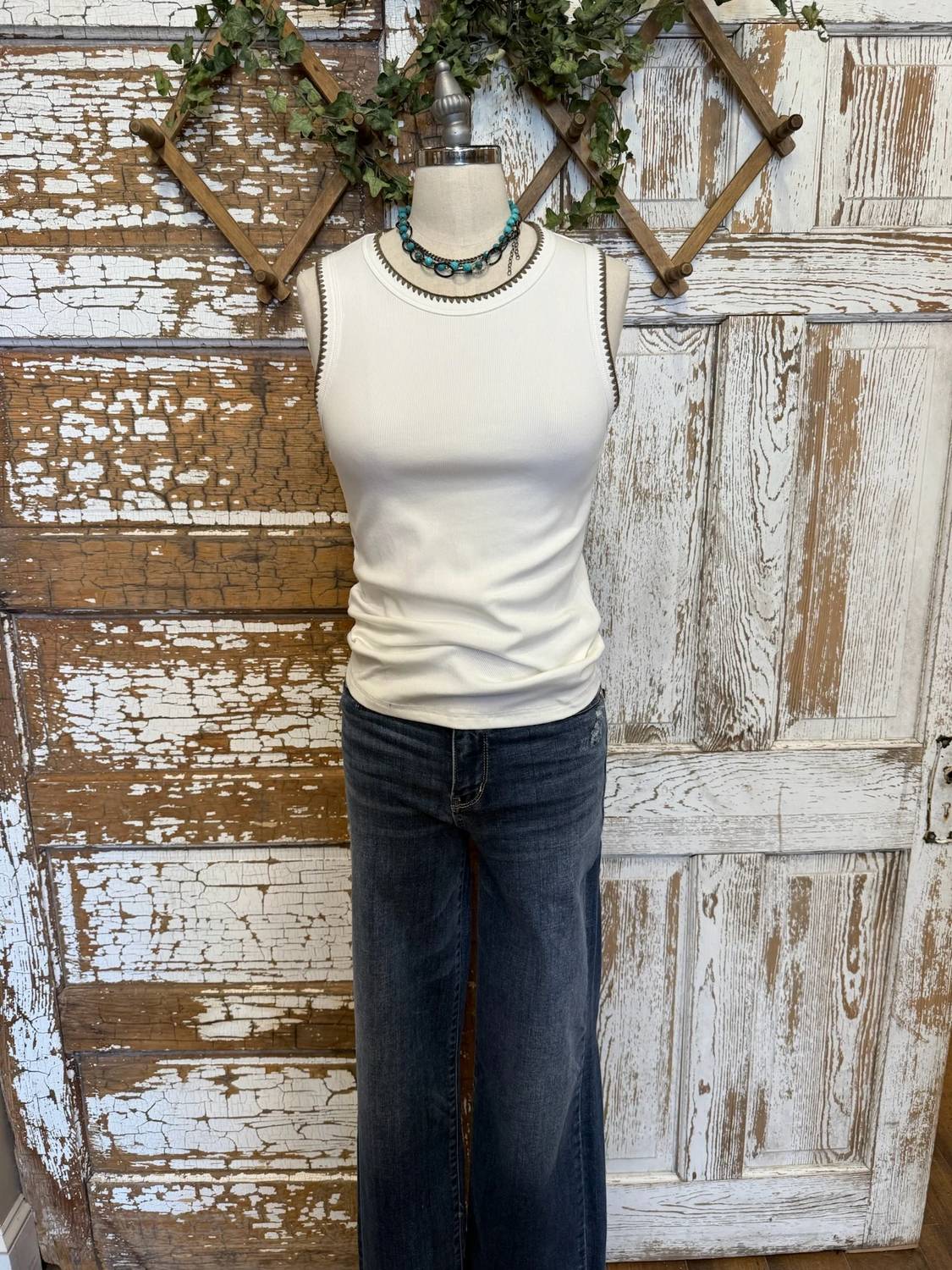 Urban Daizy - Women's Dakota Whipstitch Tank