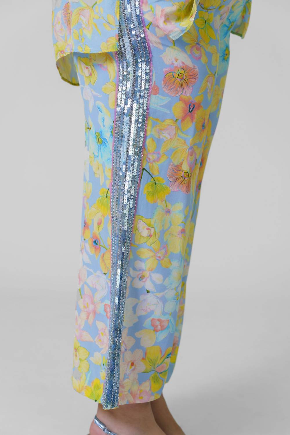 La Fuori - Orchid Bloom Embellished Pants - Plus Size
