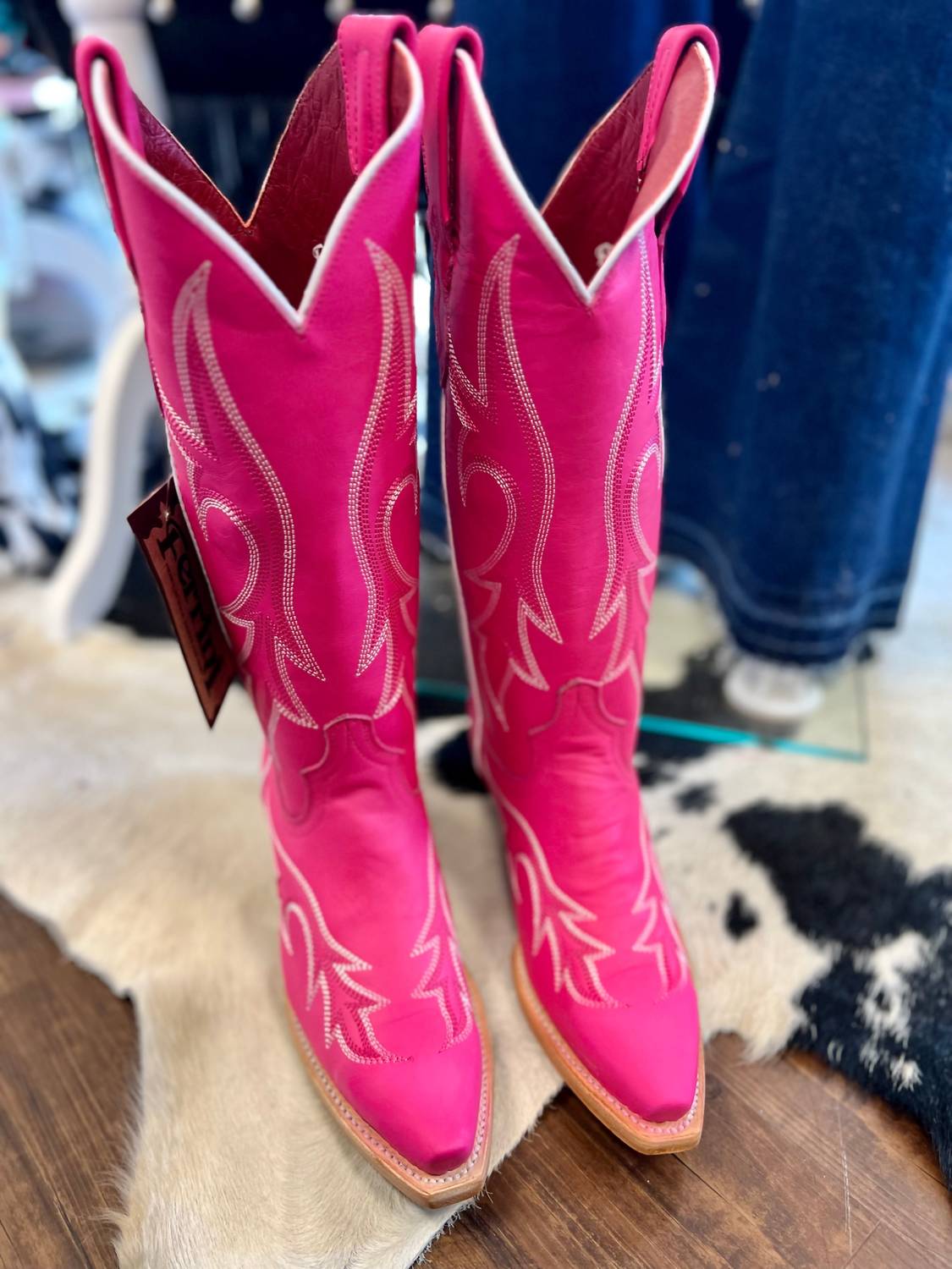 Ferrini - Women's Scarlett V-toe Cowgirl Boots