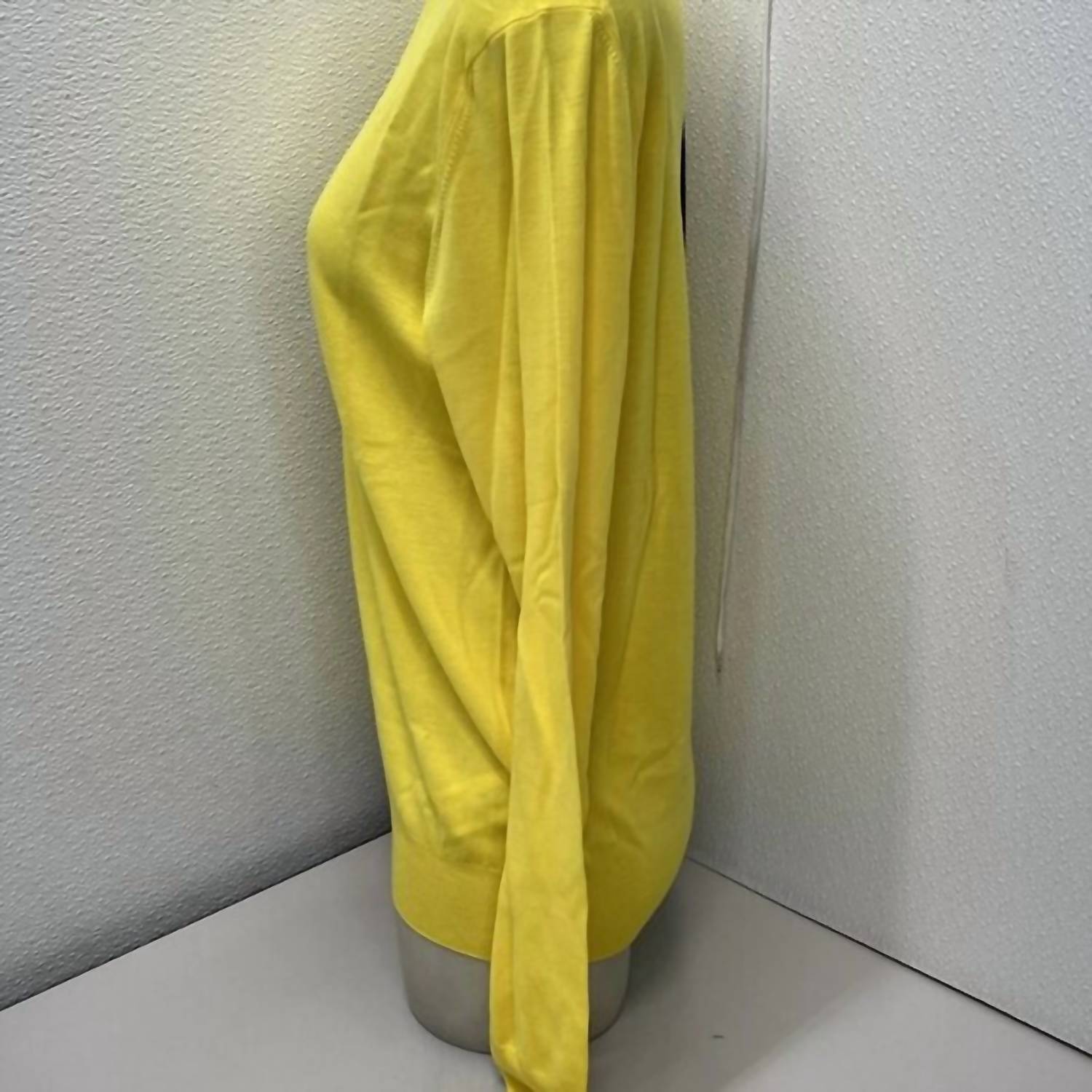Lorena Antoniazzi Women’s Lightweight Wool Pullover Sweater in yellow - women's sweater - detail view