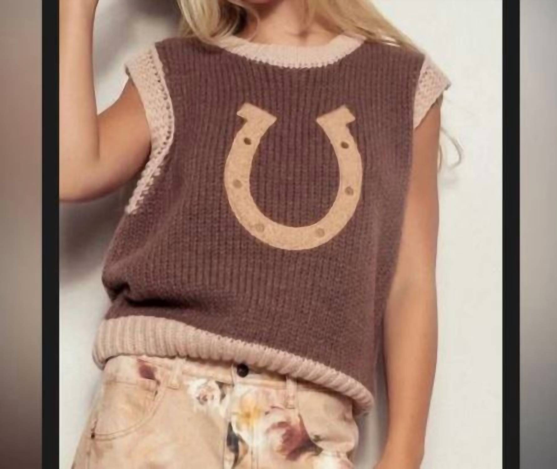 Urban Daizy - Horseshoe Crochet Knit Vest