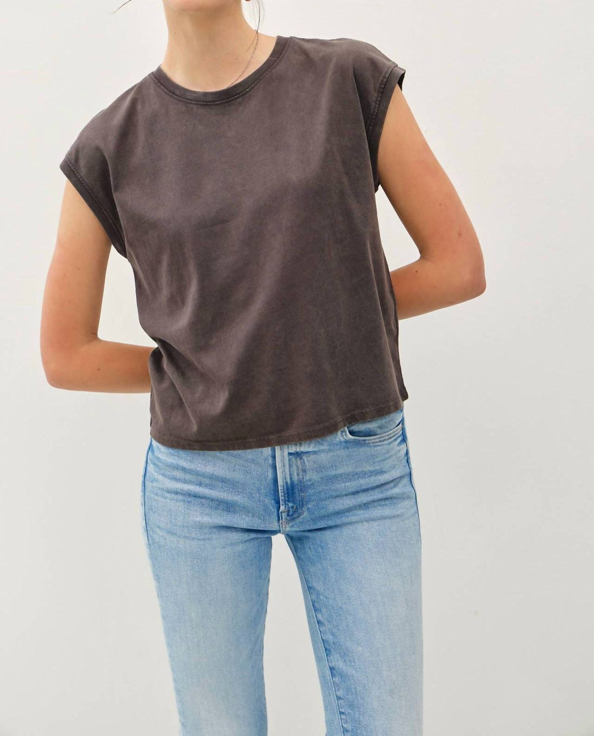 Be Cool - Linny Acid Wash Cap Tee