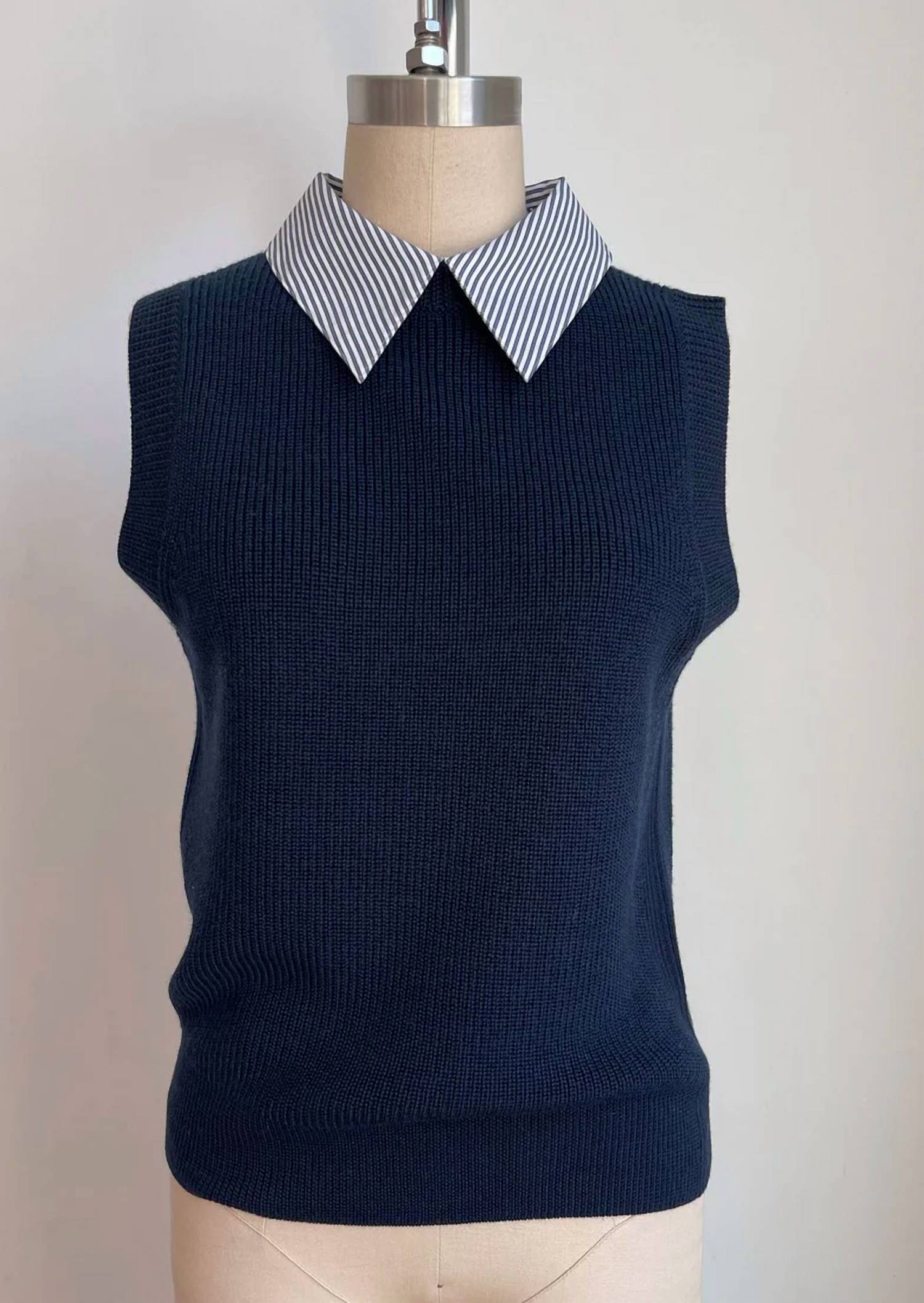 We-Ar4 - Merino Wool School Vest