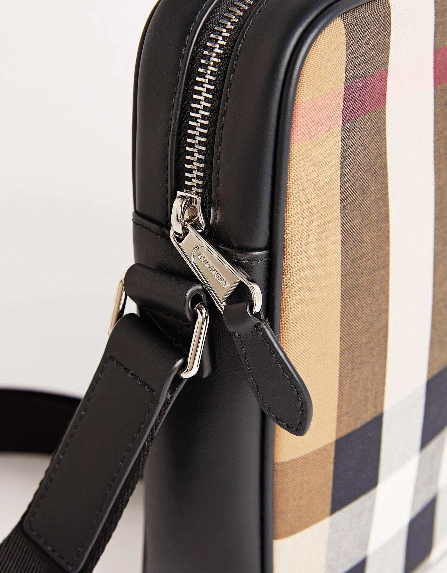 Burberry - Unisex - Paddy Crossbody Bag