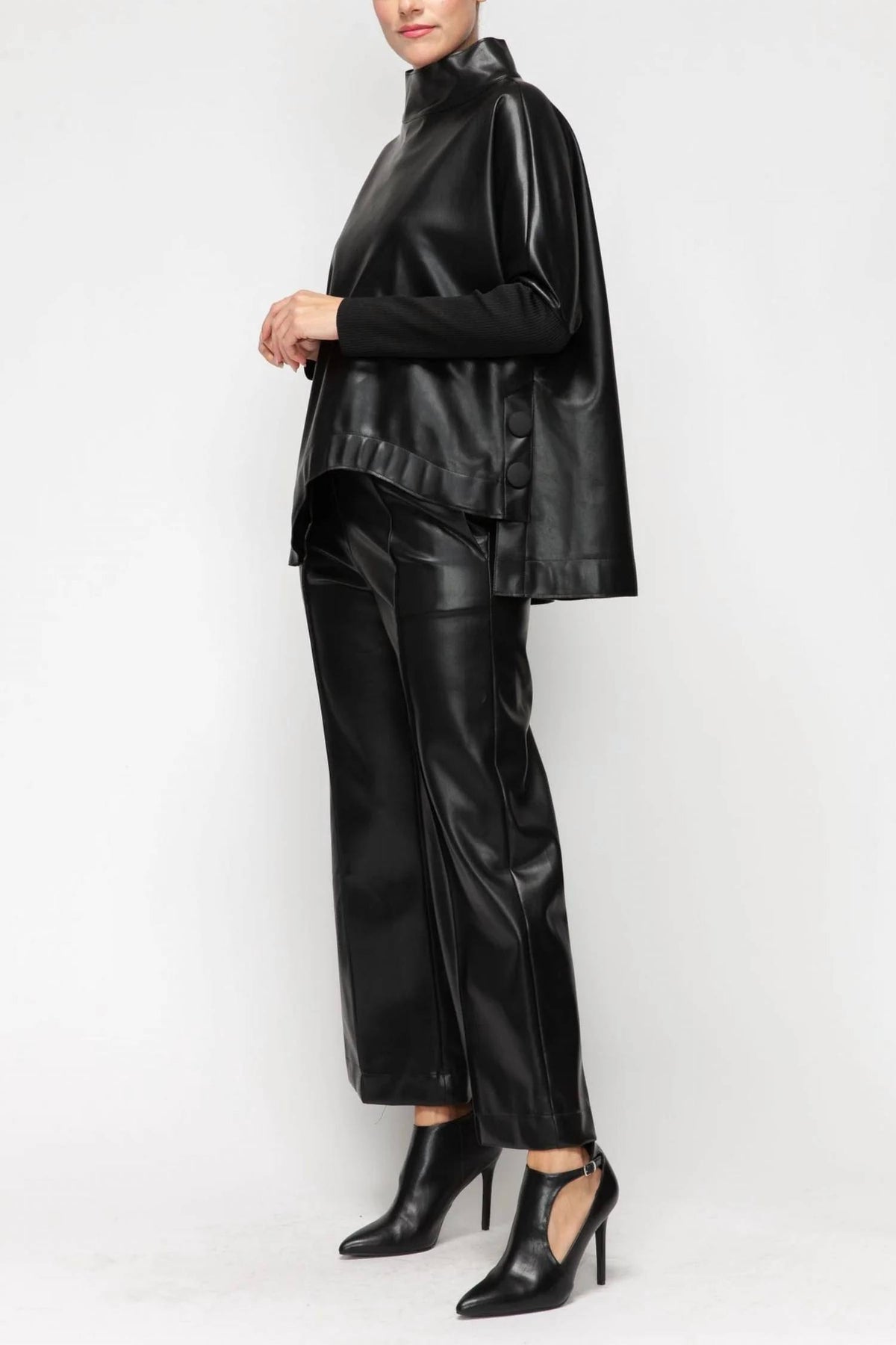 Ic Collection - Wave Edge Sleeve Top