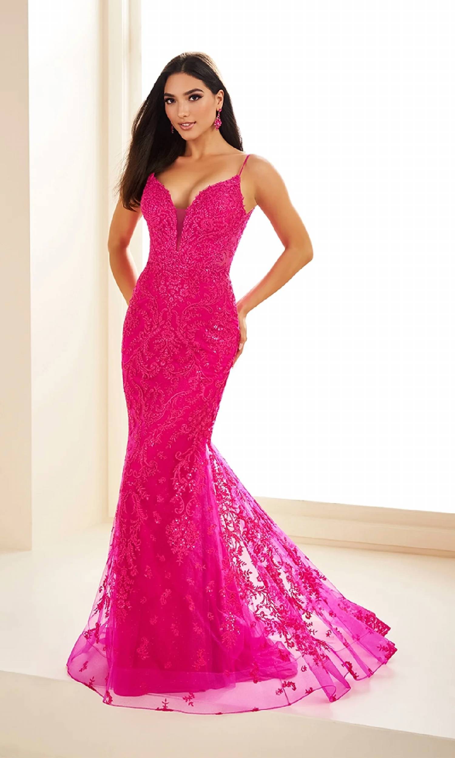 Ellie Wilde - Sweetheart Sequin Prom Dress