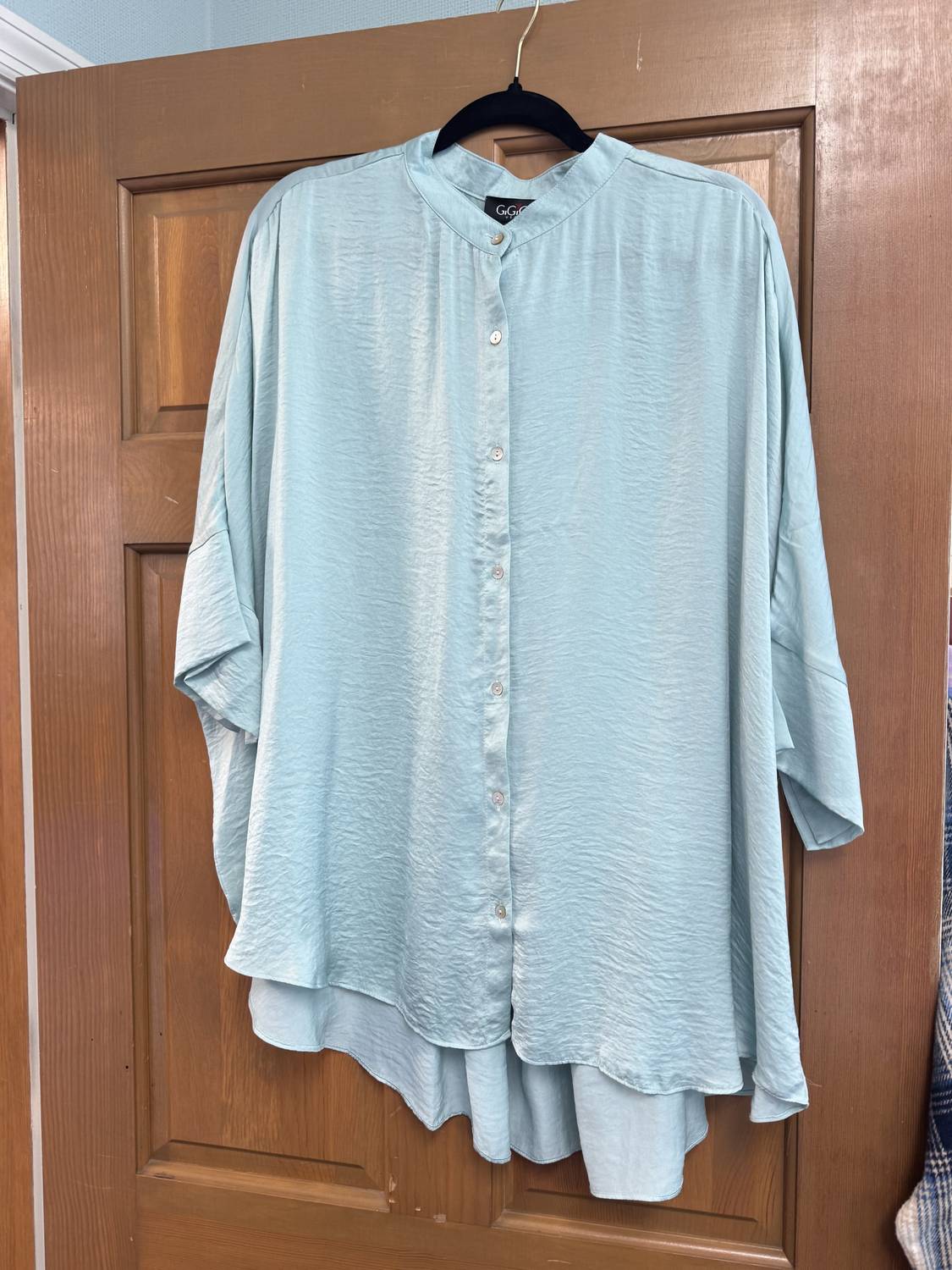 Gigio - Women's Satin Button Top