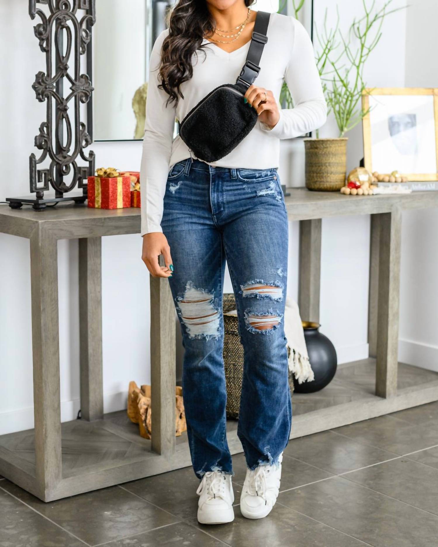 Zenana - Rounded Long Sleeve V-neck Top