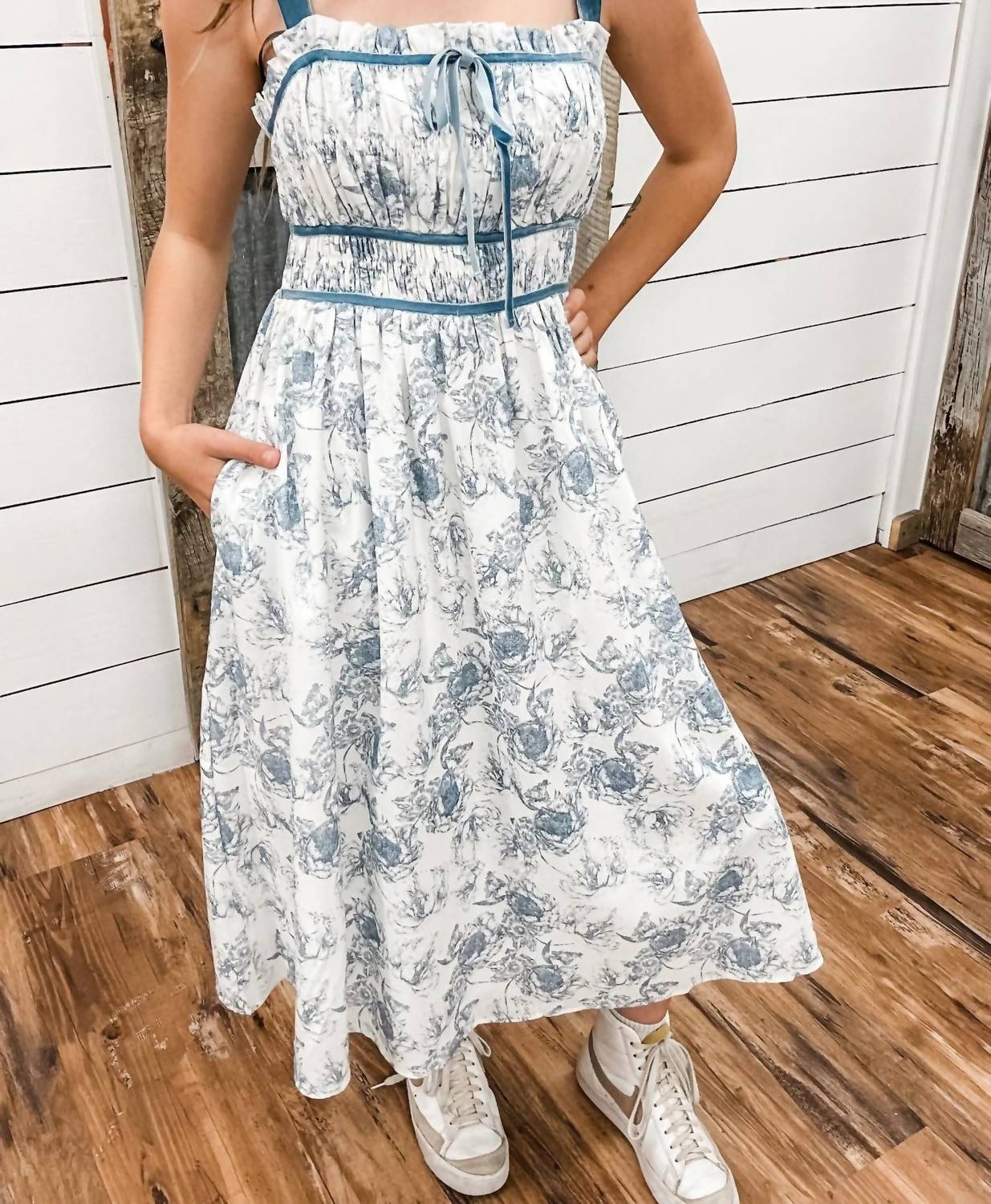 Wishlist - Floral Corset Midi Dress