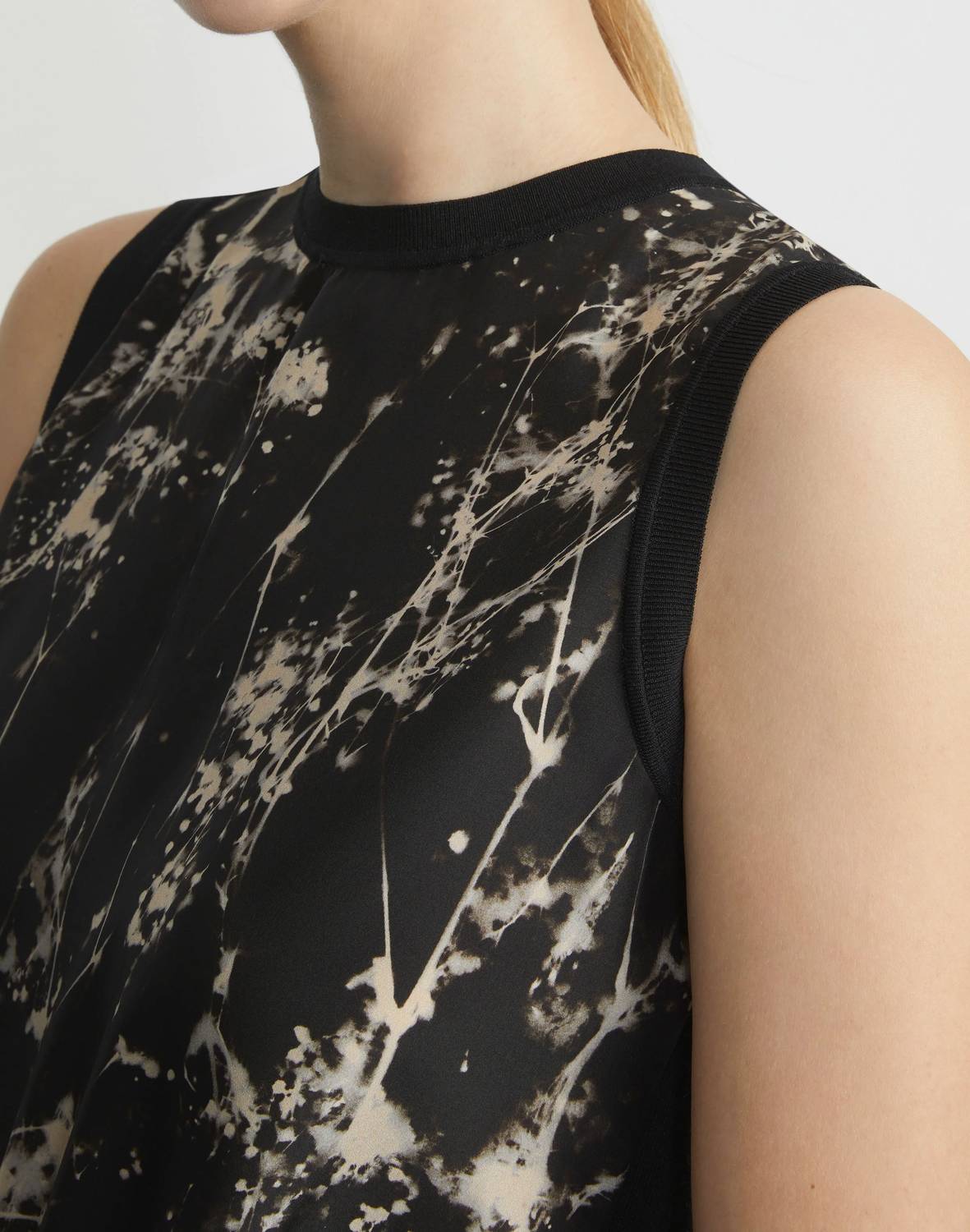 Lafayette 148 - Crewneck Shell Top