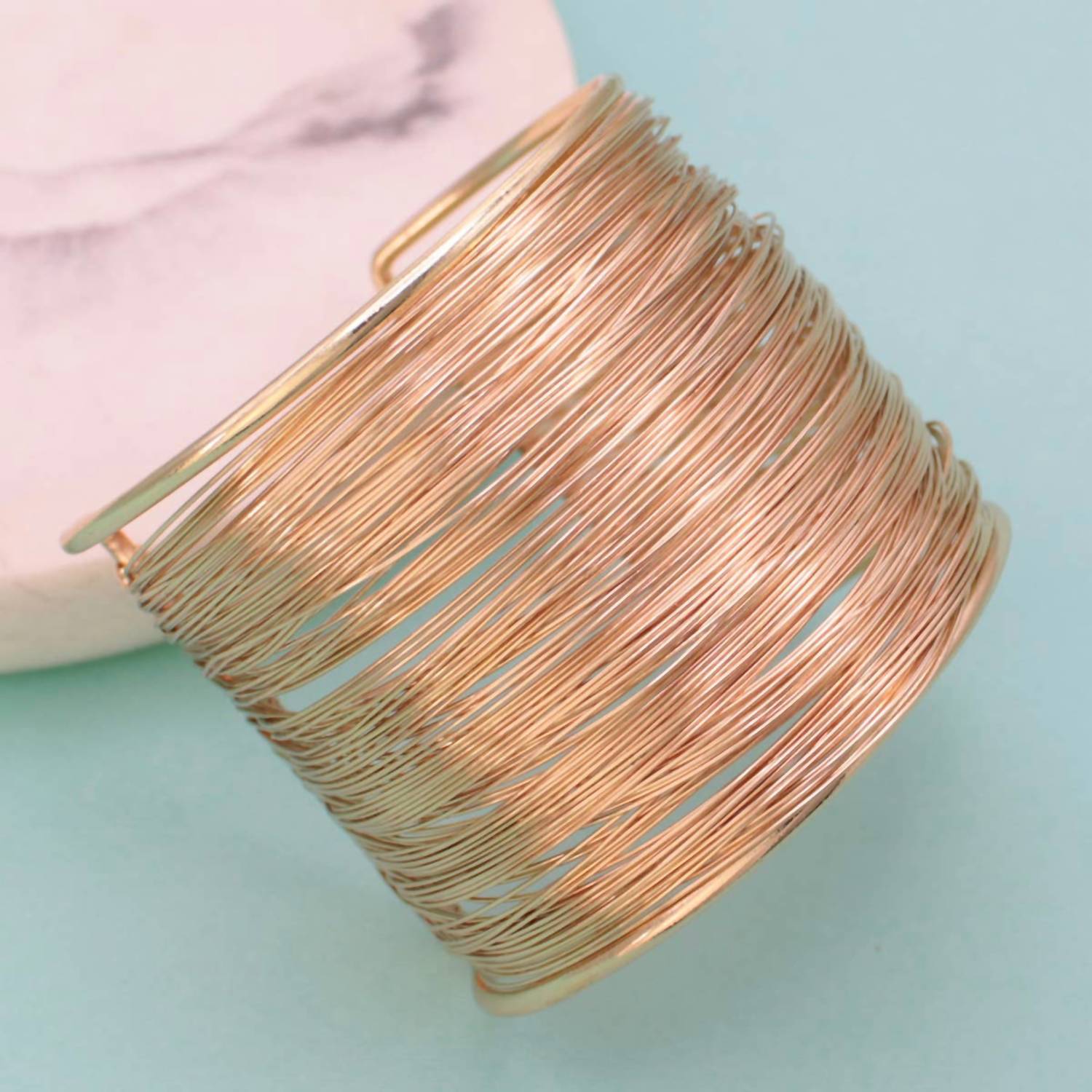 Zad - Women's Wide Wire Cuff Bracelet