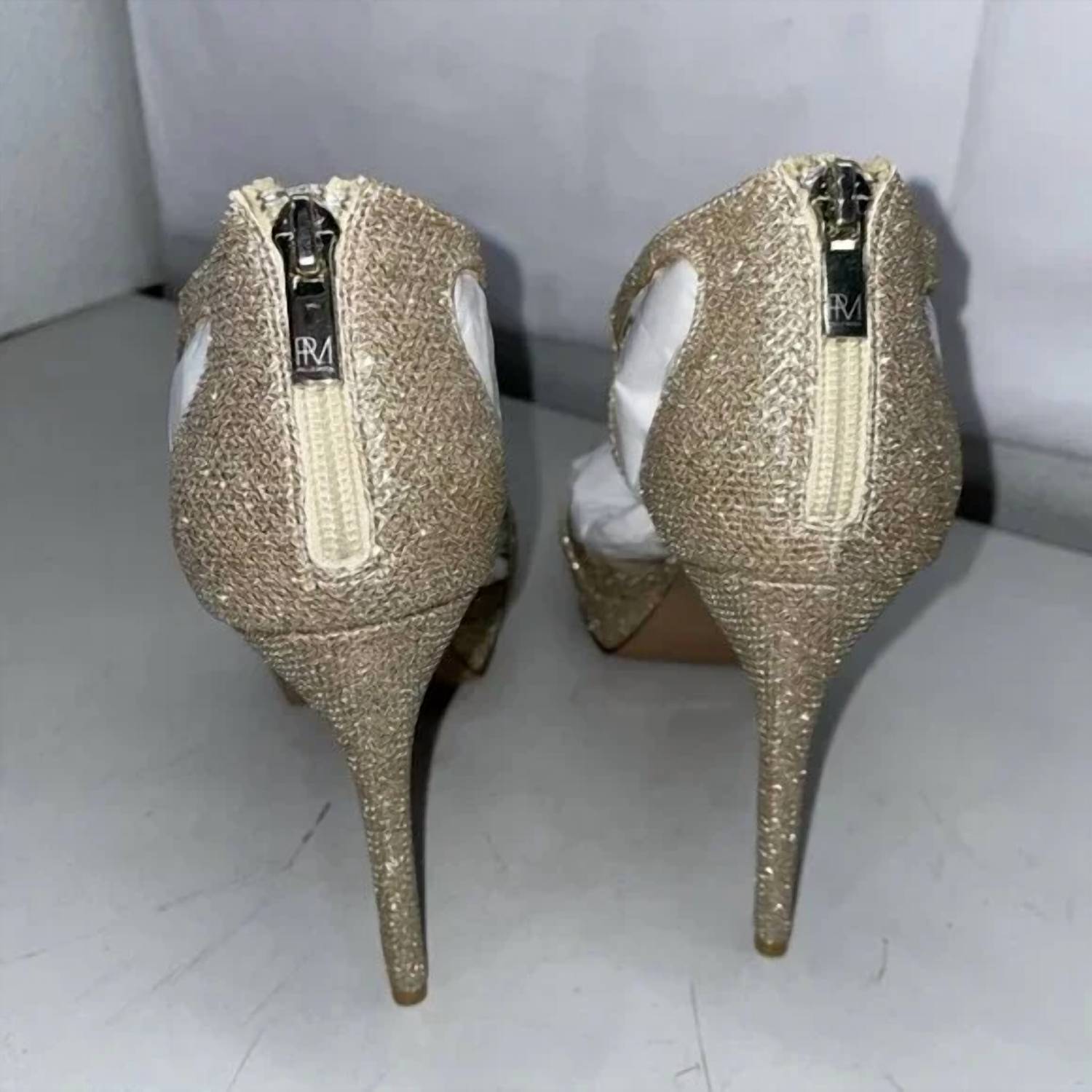 PELLE MODA Women's Oneda Platform Heel Sandals in platinum gold metallic - women's sandal - view 4