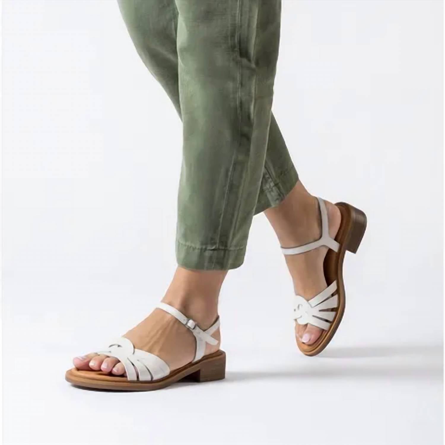 Wonders - B-9601 Iseo