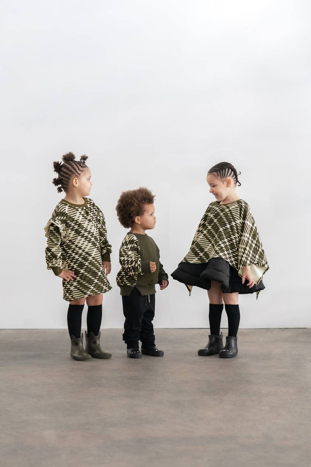 Omamimini - Girls' Plaid Ruffle Terry Dress