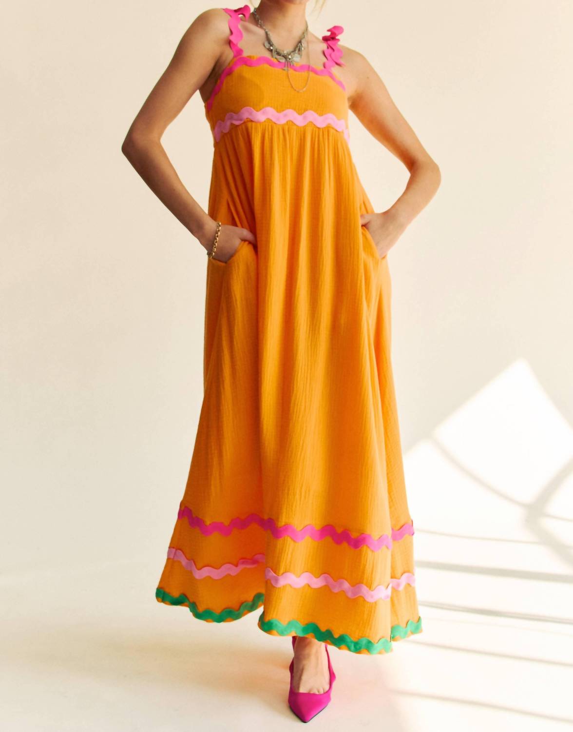 Davi & Dani - DOUBLE GAUZE TIE WAVY TRIM DETAIL MAXI DRESS