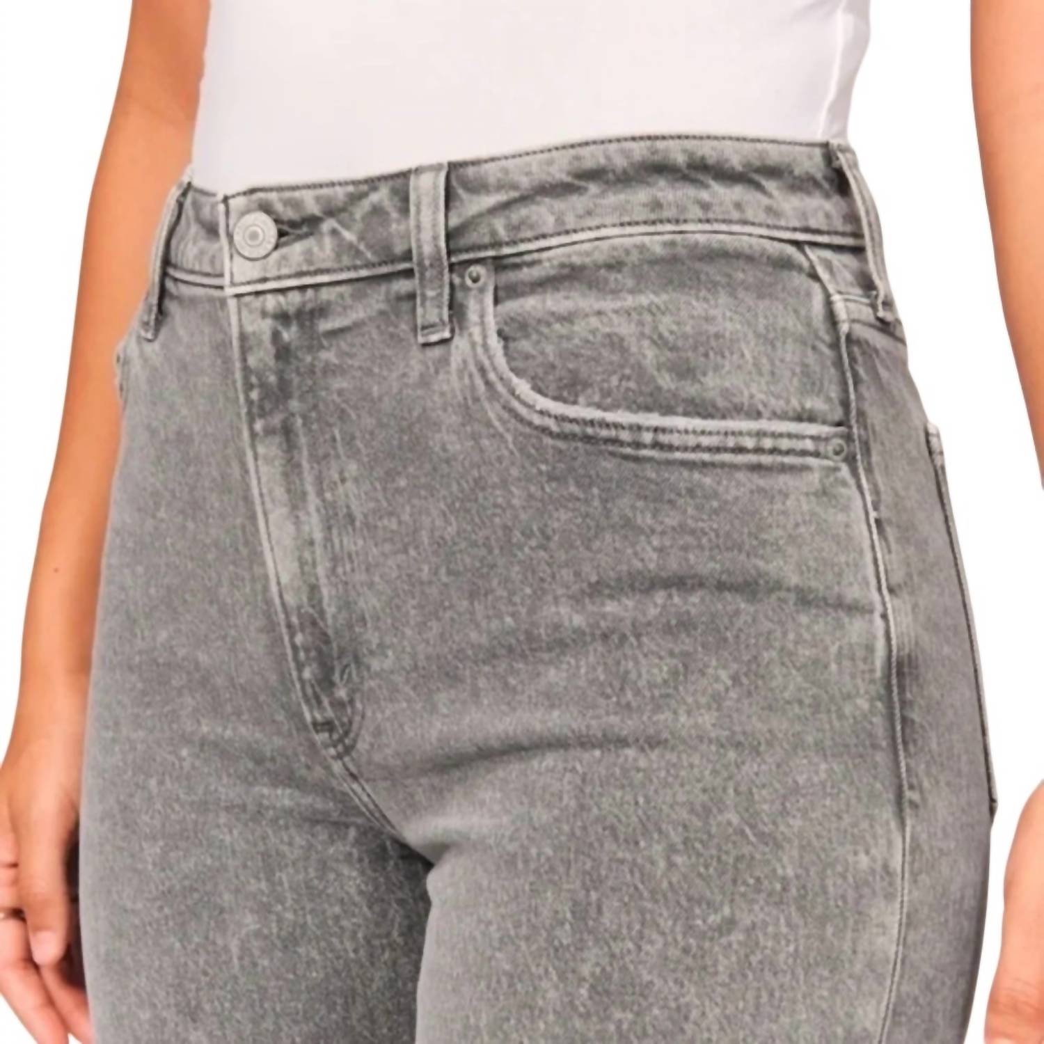 Abercrombie & Fitch - Curve Love High Rise Mom Jeans