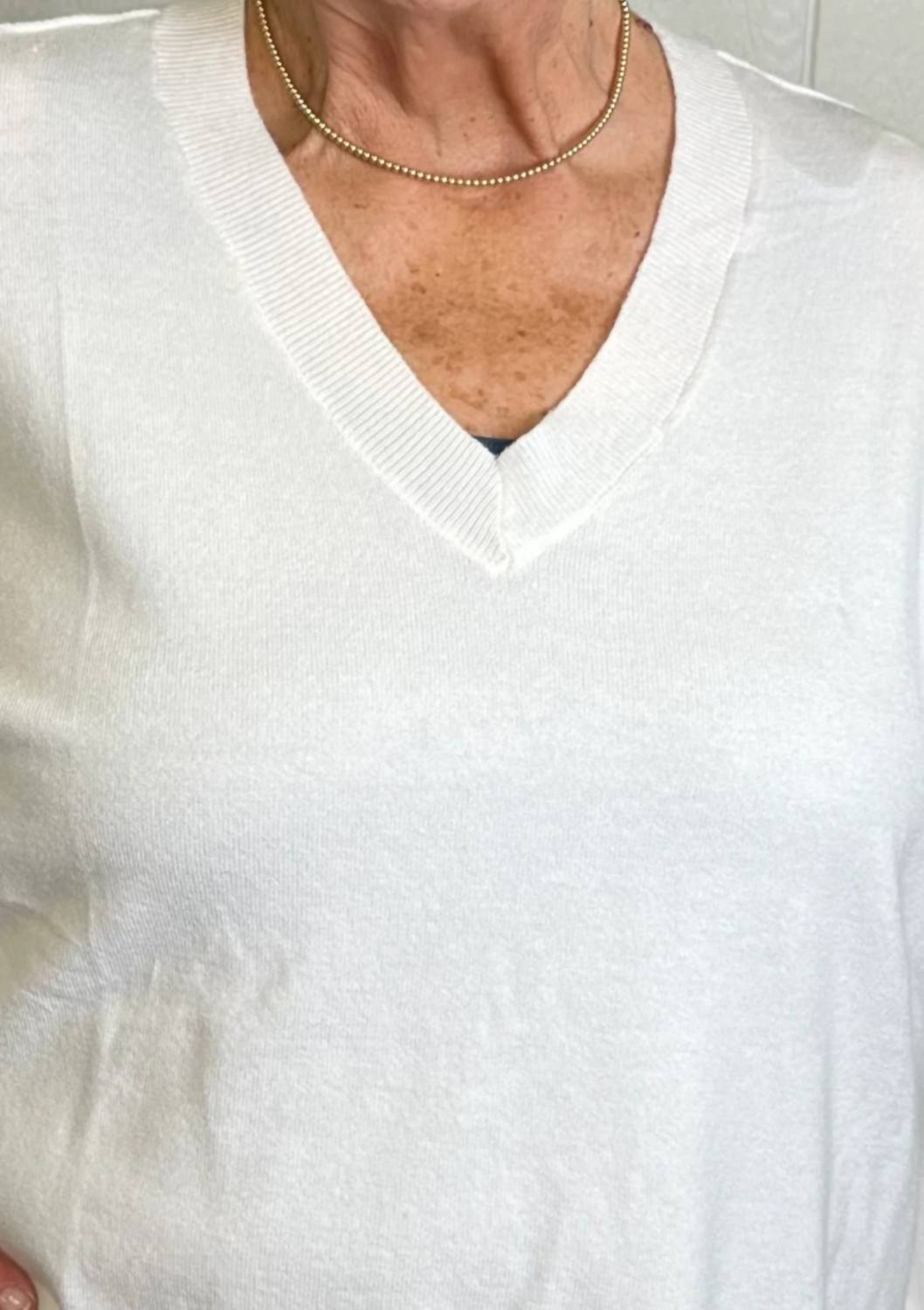Ee:Some - Simply Soft V-Neck Sweater