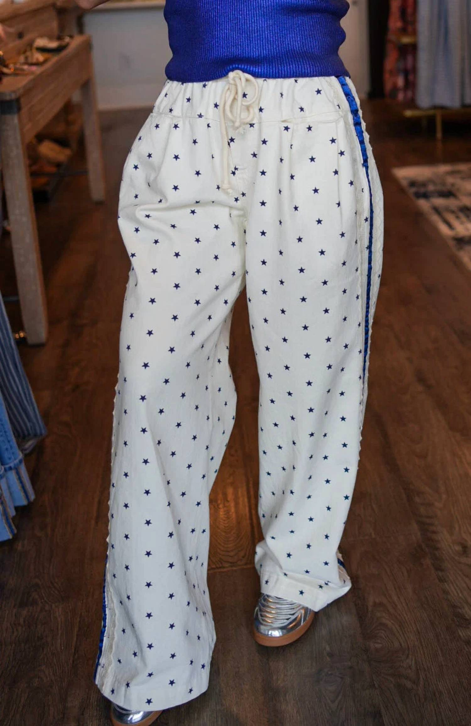 Veveret - Starry Stripe Wide Leg Pants