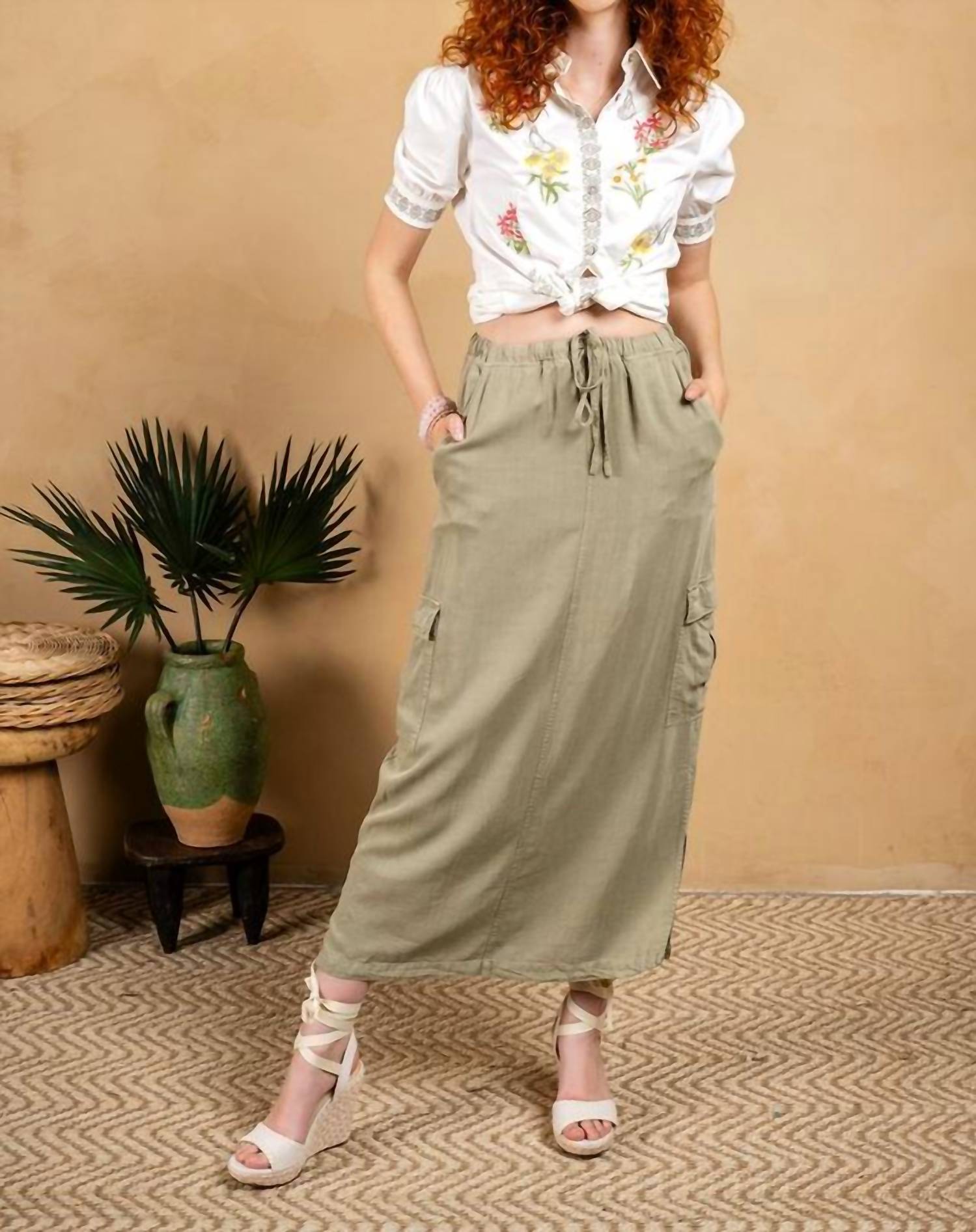 Paparazzi - Tencel Slub Pull On Cargo Skirt With Slit Side