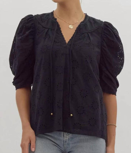 Entro - Eyelet Transition Top