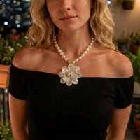 Bijoux Envie - Women's Mother Of Pearl Flower Necklace