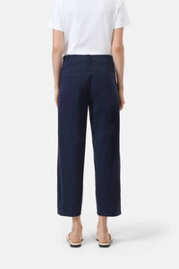CLOSED Rovea Cropped Pant in dark night - women's jeans - detail view