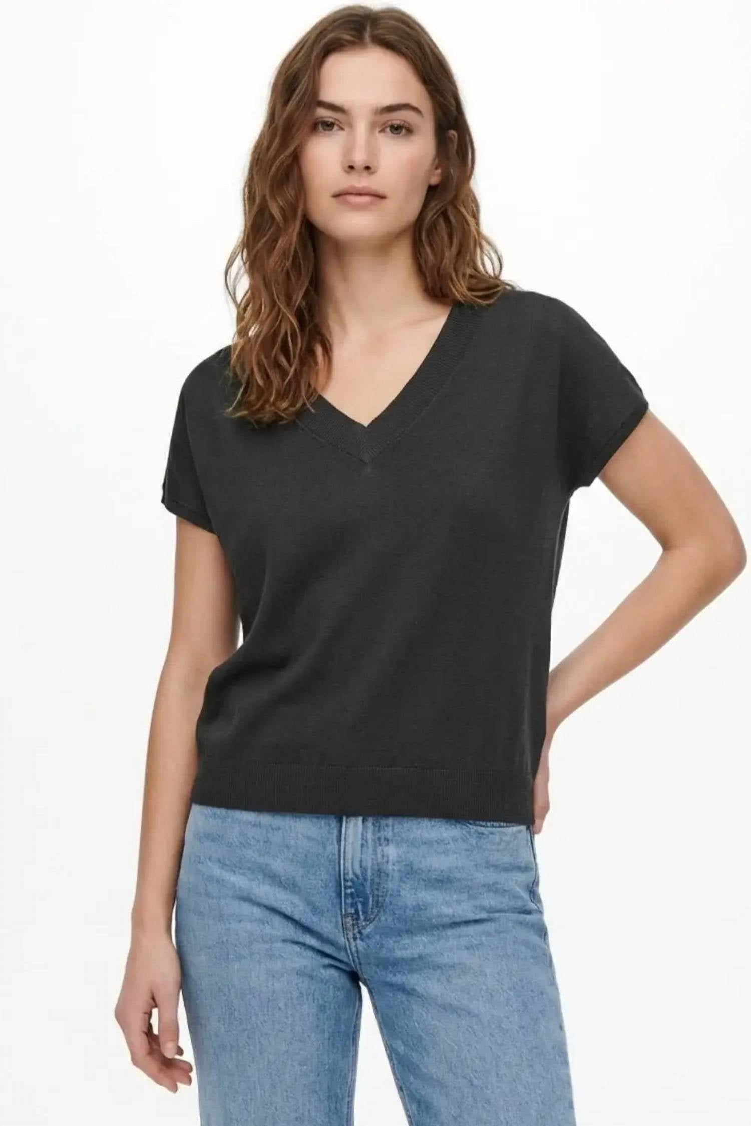 Q2 - Lightweight Knit V-neck Sweater With Short Sleeves