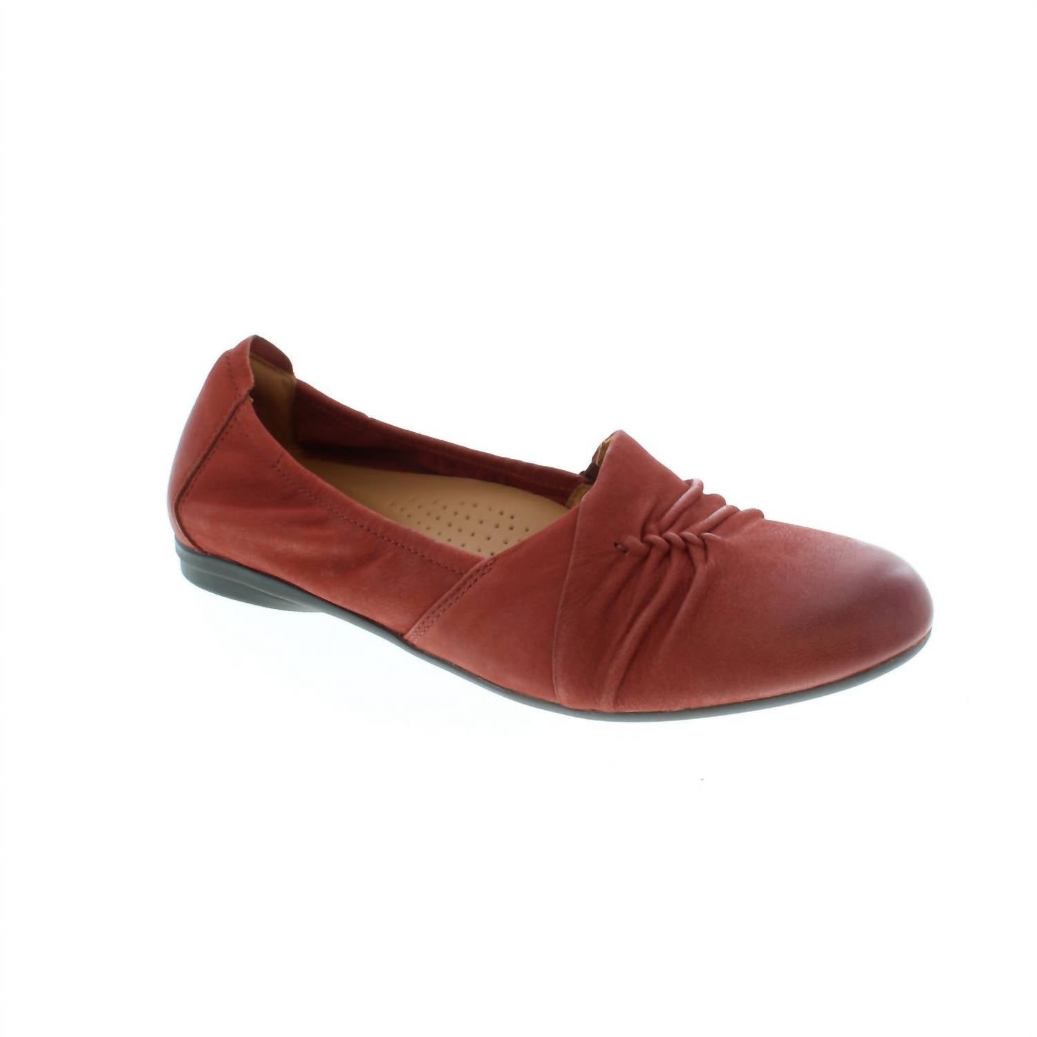 Clarks Women's Rena Way Flat in chestnut leather - women's flats