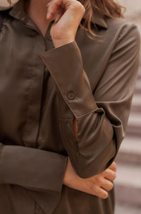 CHOKLATE PARIS Léa Notched Collar Blouse in moss - women's blouse - detail view