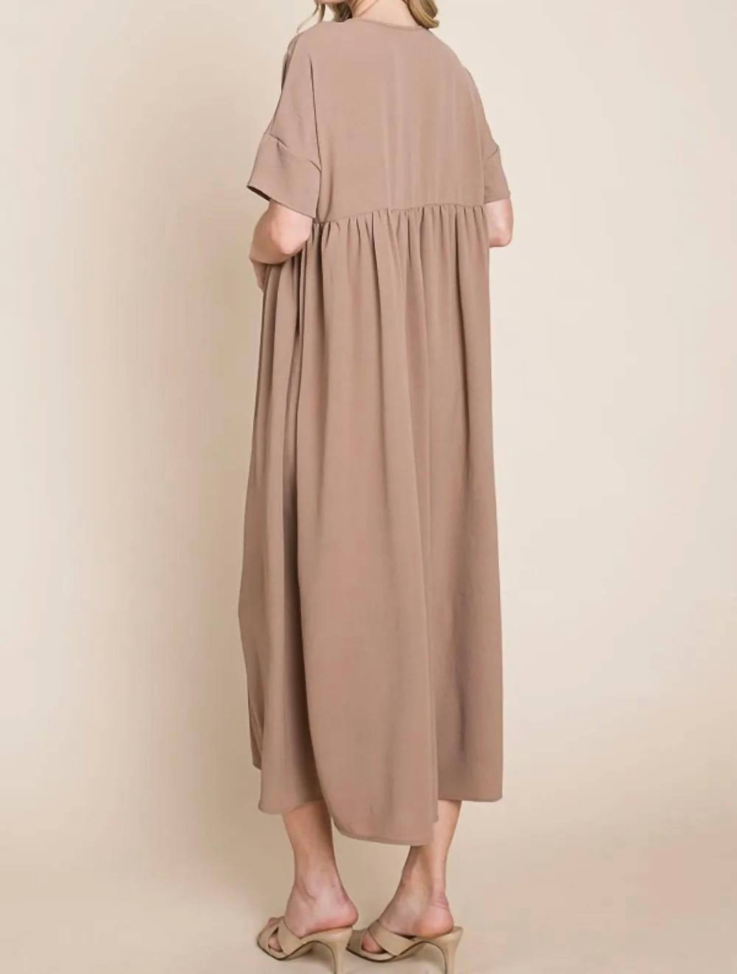 Bombom - Round Neck Ruched Midi Dress