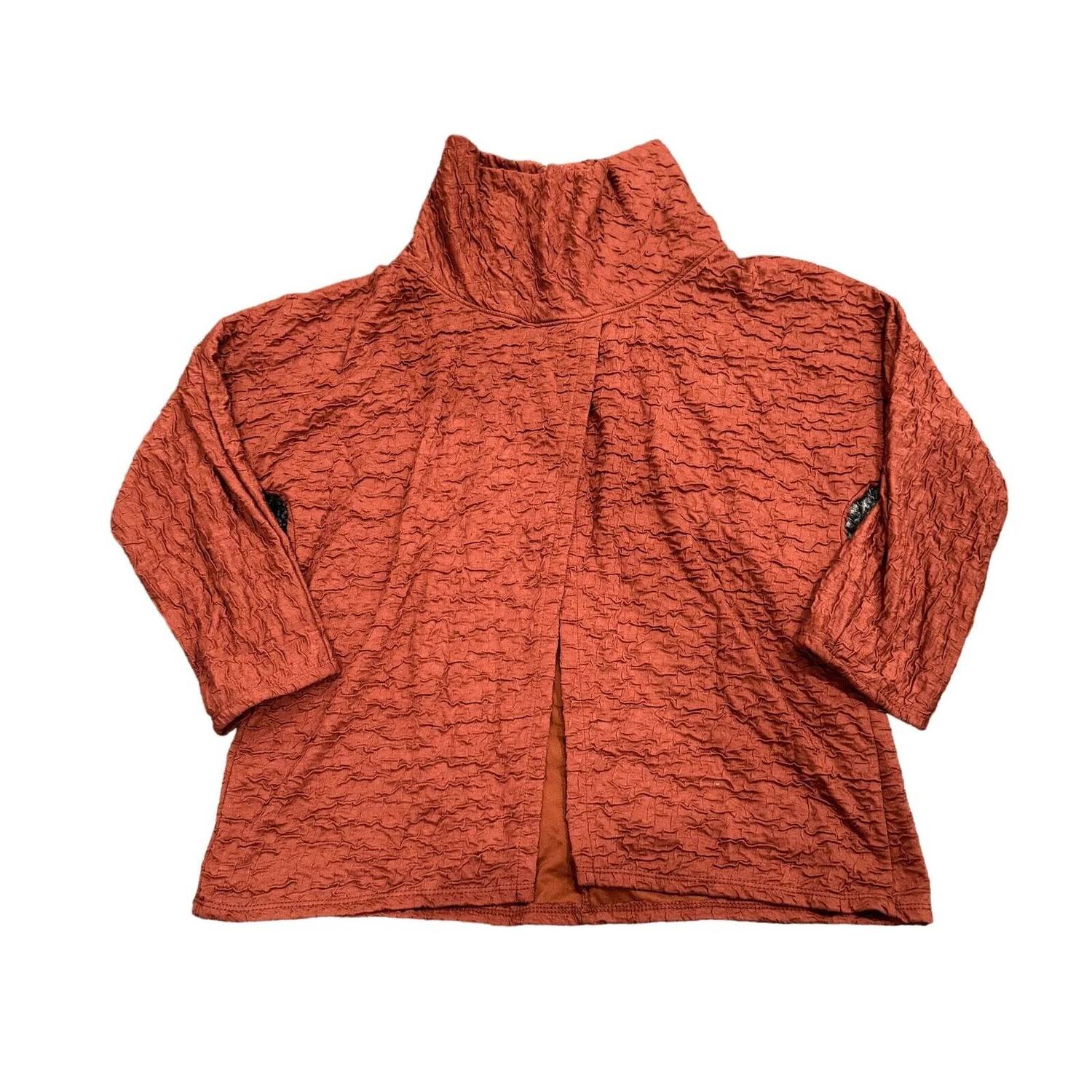 Lisa Bayne - Women's Puckered Hudson Topper Top