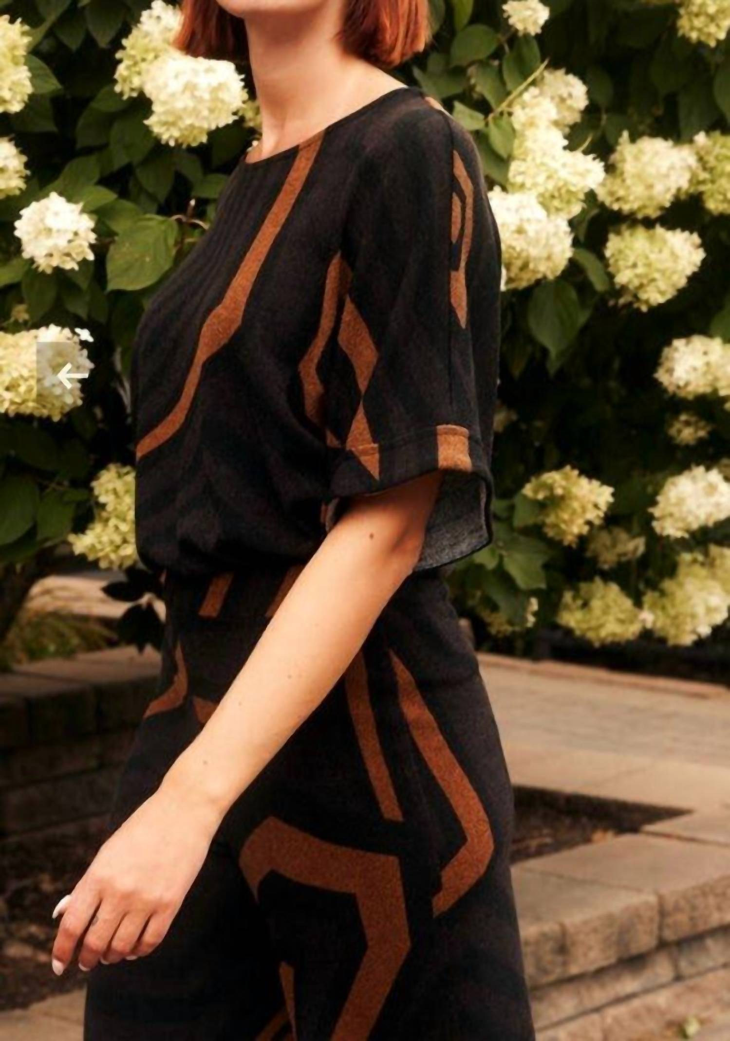 Frank Lyman - Flowy Elbow Crewneck Top